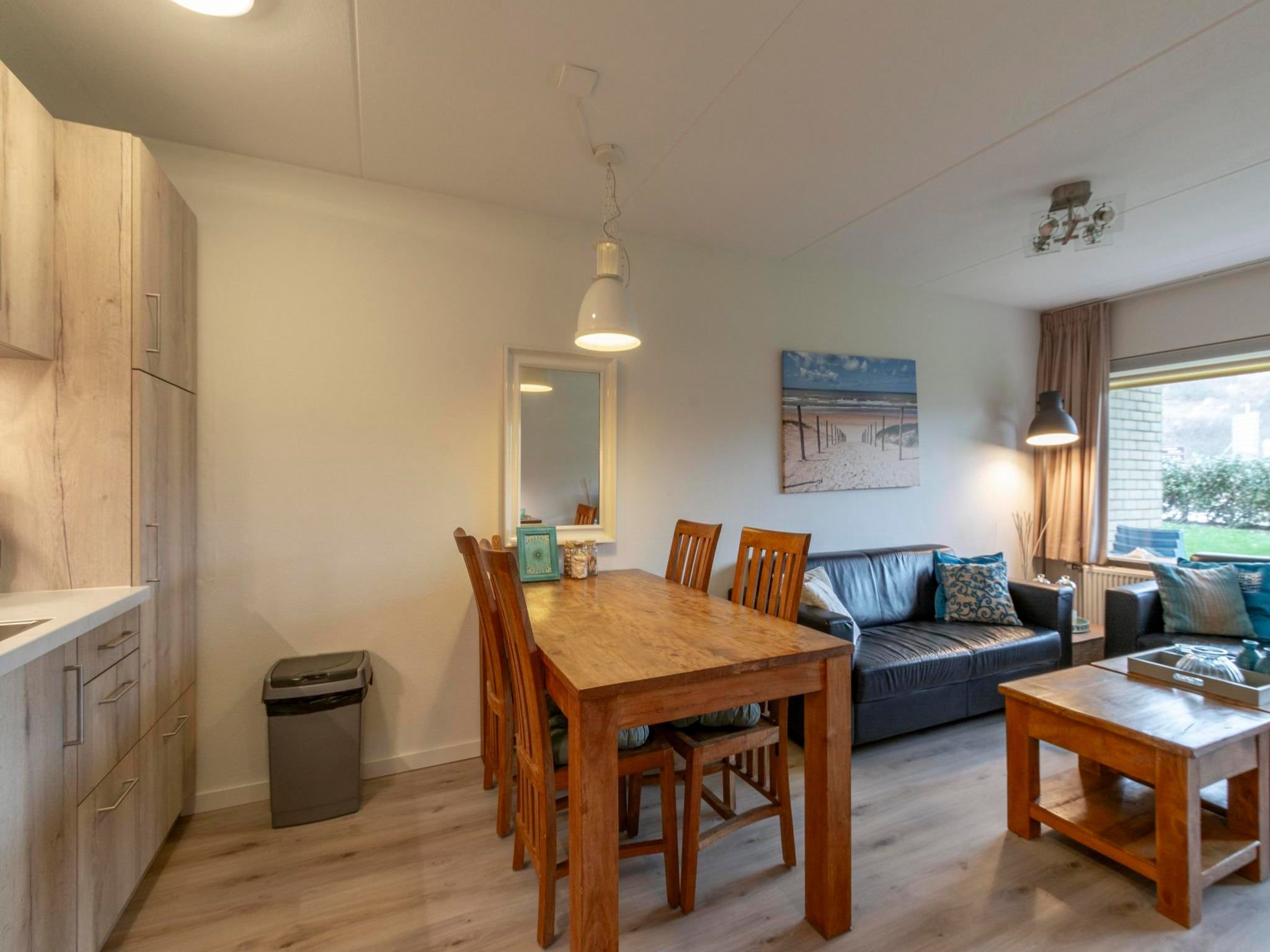 De eetkamer van Beach Appartement 07 in Callantsoog