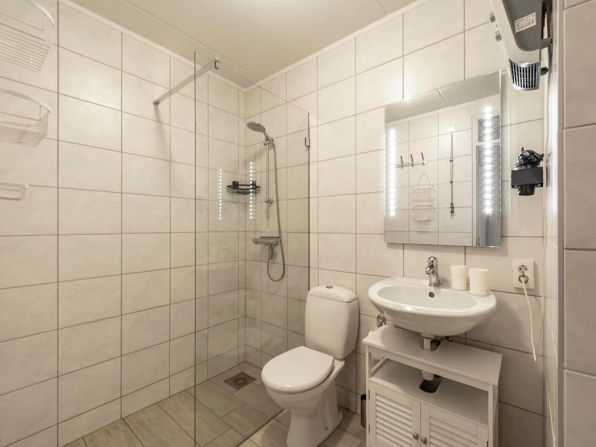 De badkamer van Beach Appartement 07 in Callantsoog