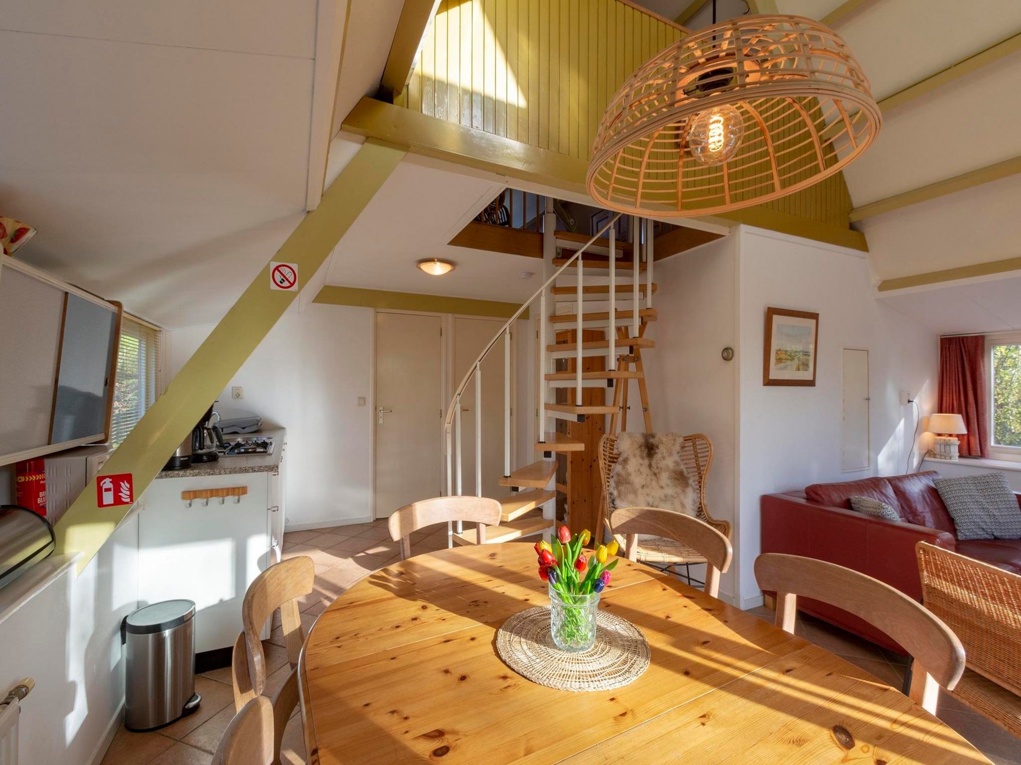 De eetkamer van Sandepark 93 in Callantsoog