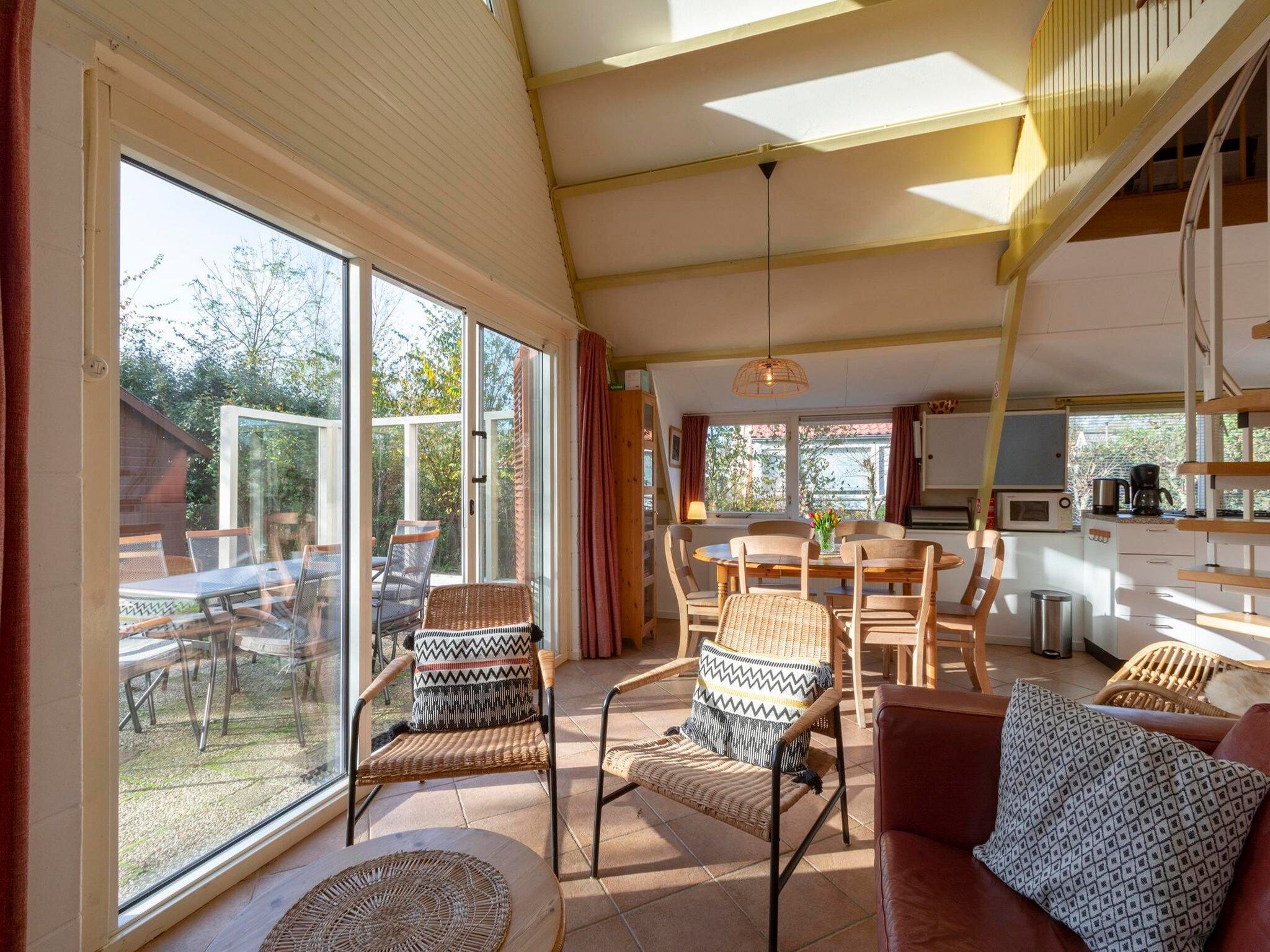 De eetkamer van Sandepark 93 in Callantsoog