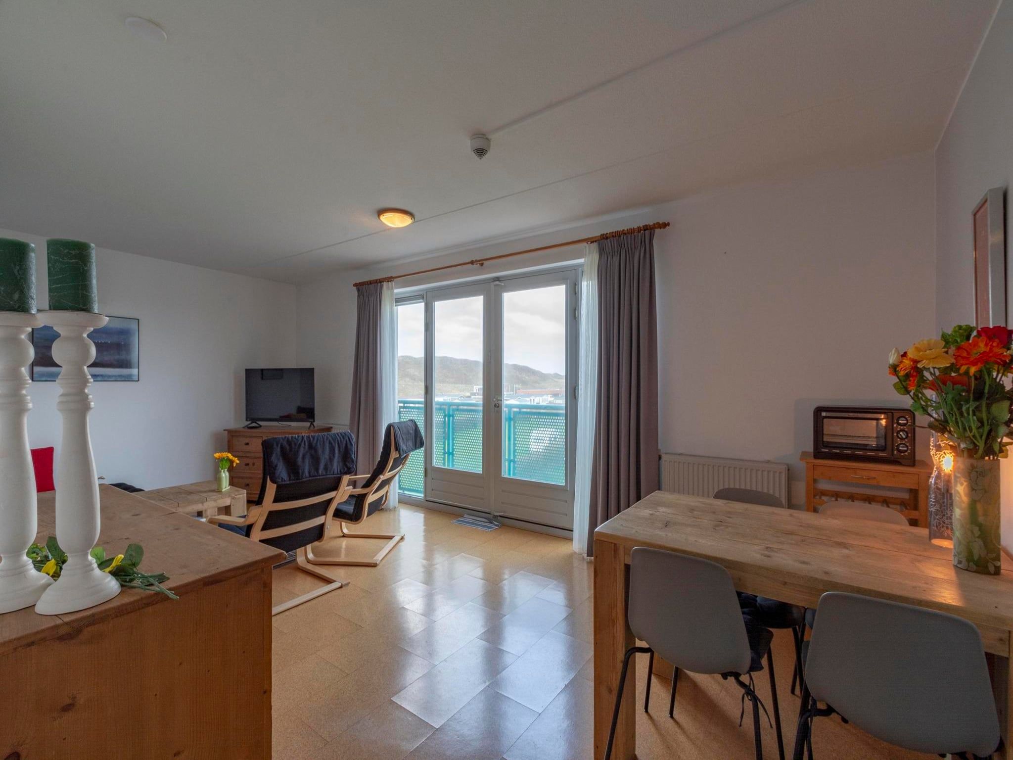 De woonkamer van Strandslag 199 in Julianadorp aan Zee