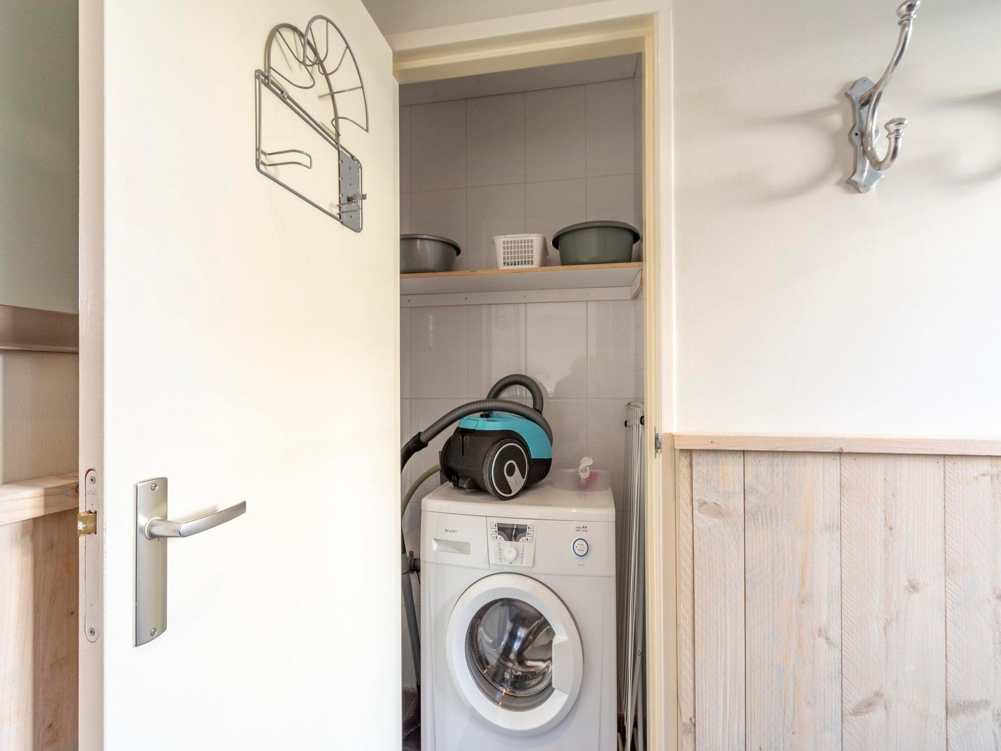 De badkamer van Duinroosweg 83 in Callantsoog