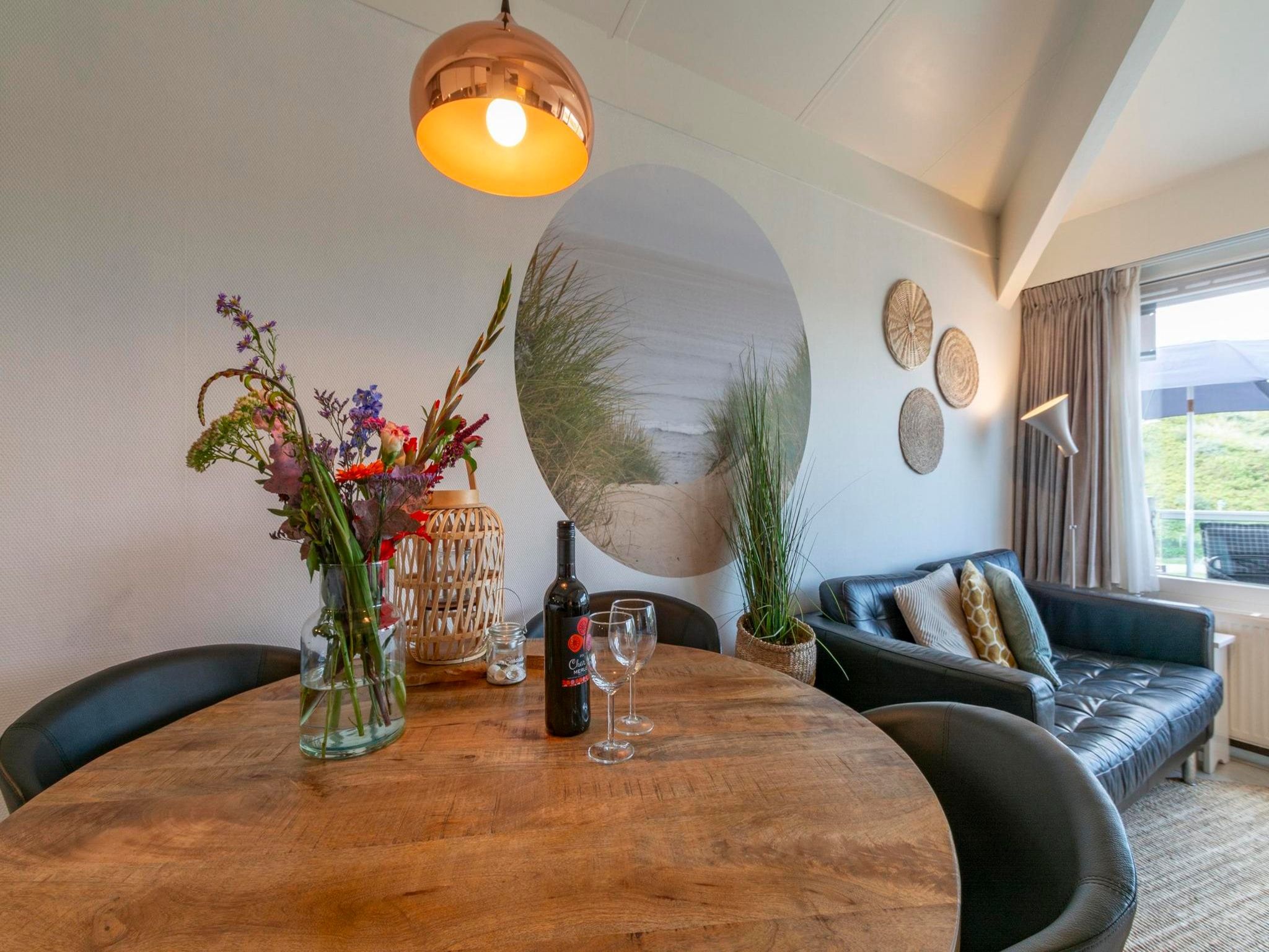 De eetkamer van Beach Appartement 36 in Callantsoog