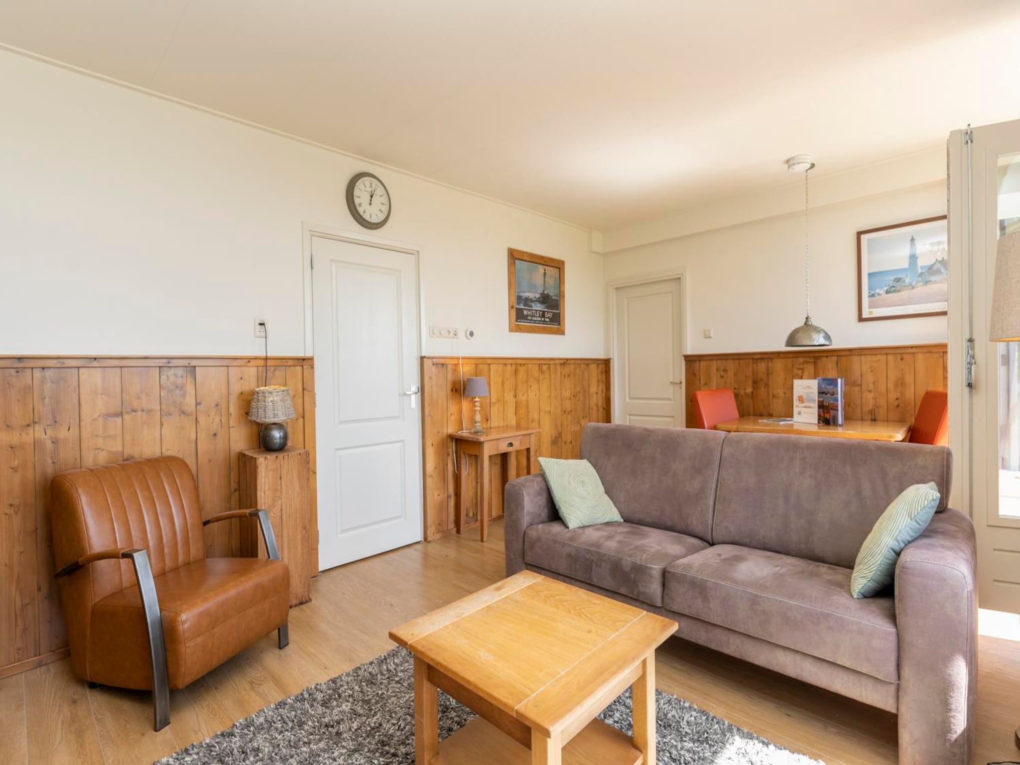 De woonkamer van Strandhuys Mossel in De Koog
