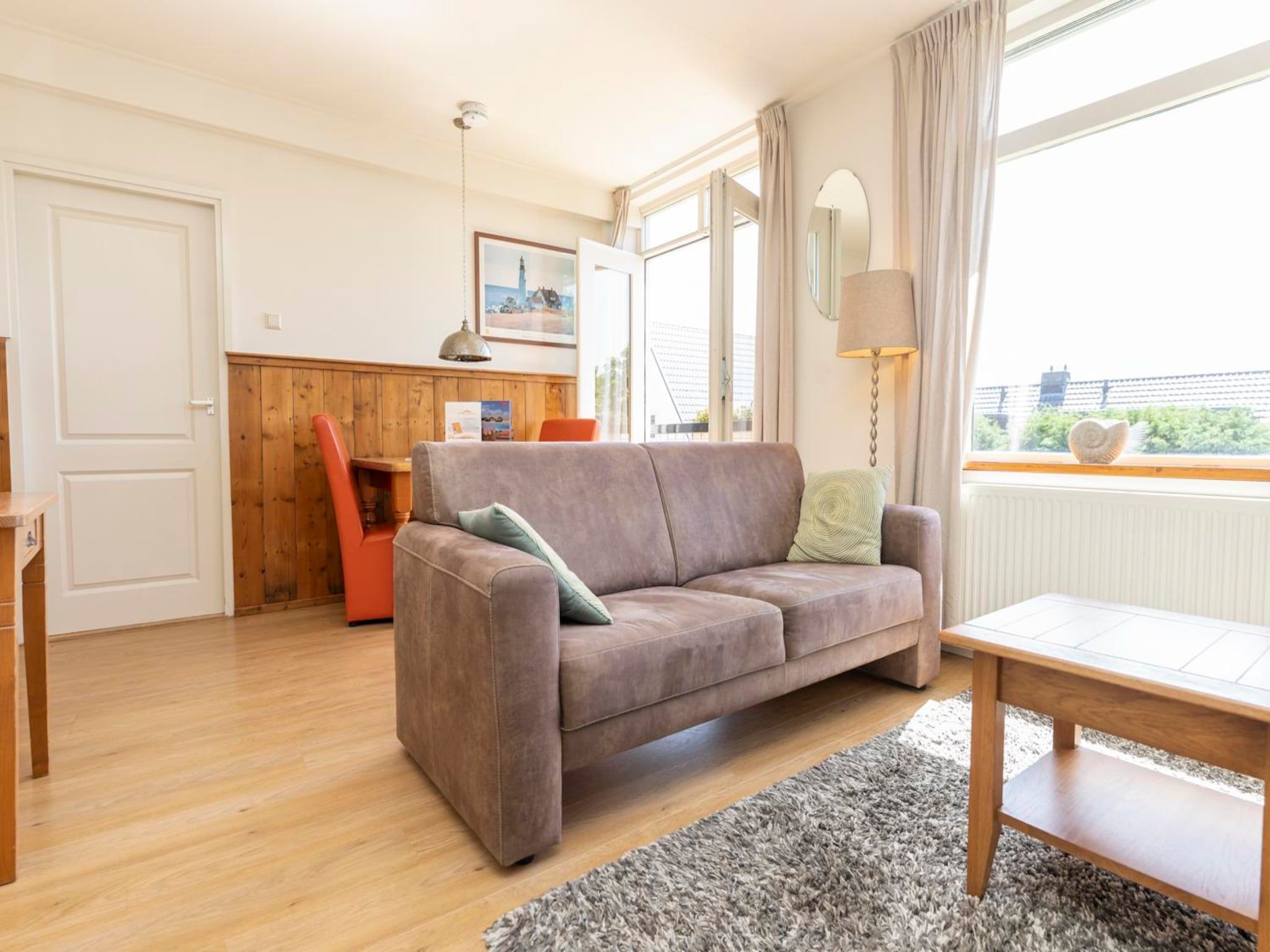 De woonkamer van Strandhuys Mossel in De Koog