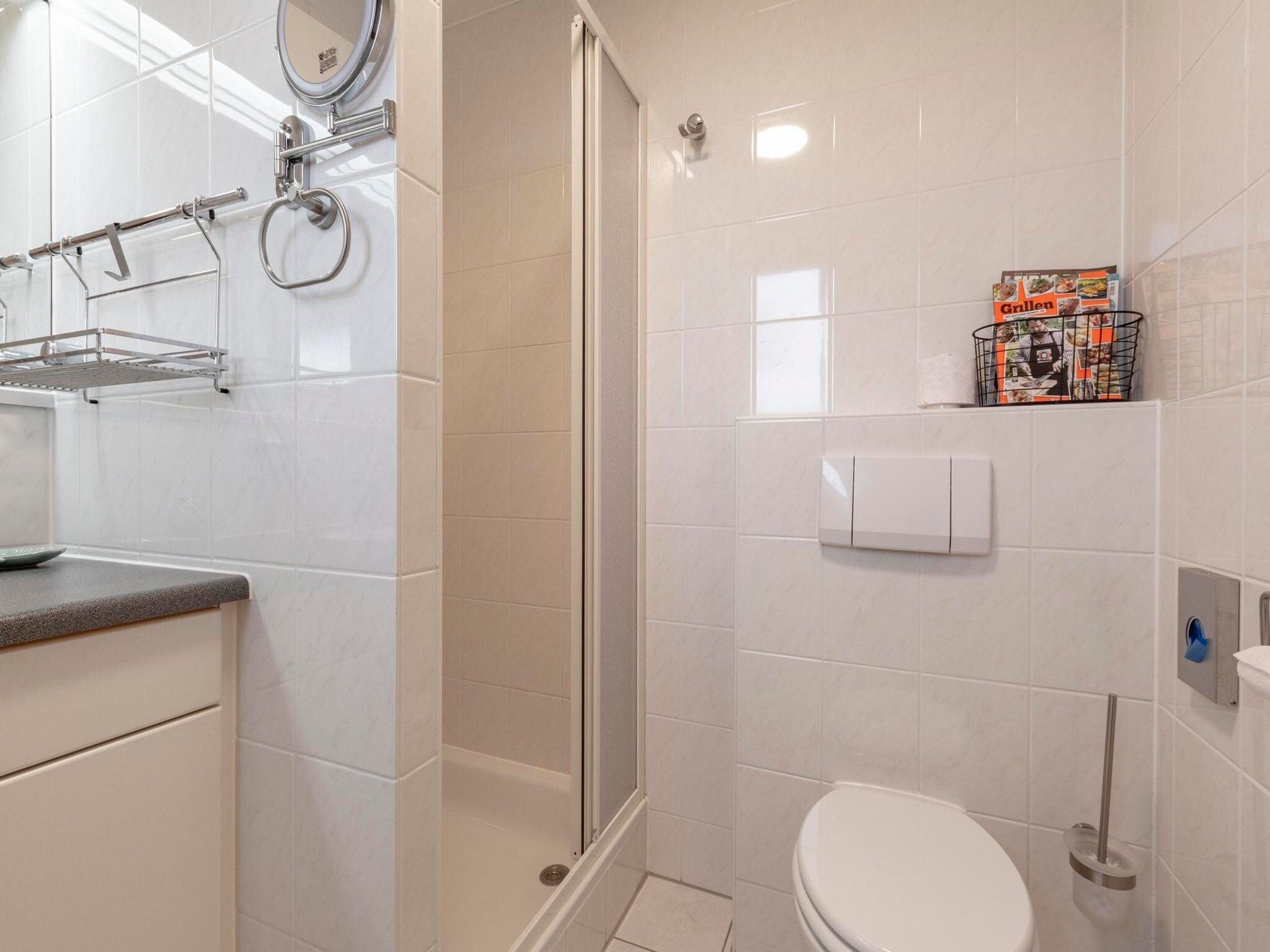 De badkamer van Campanula 52 in Sint Maartenszee