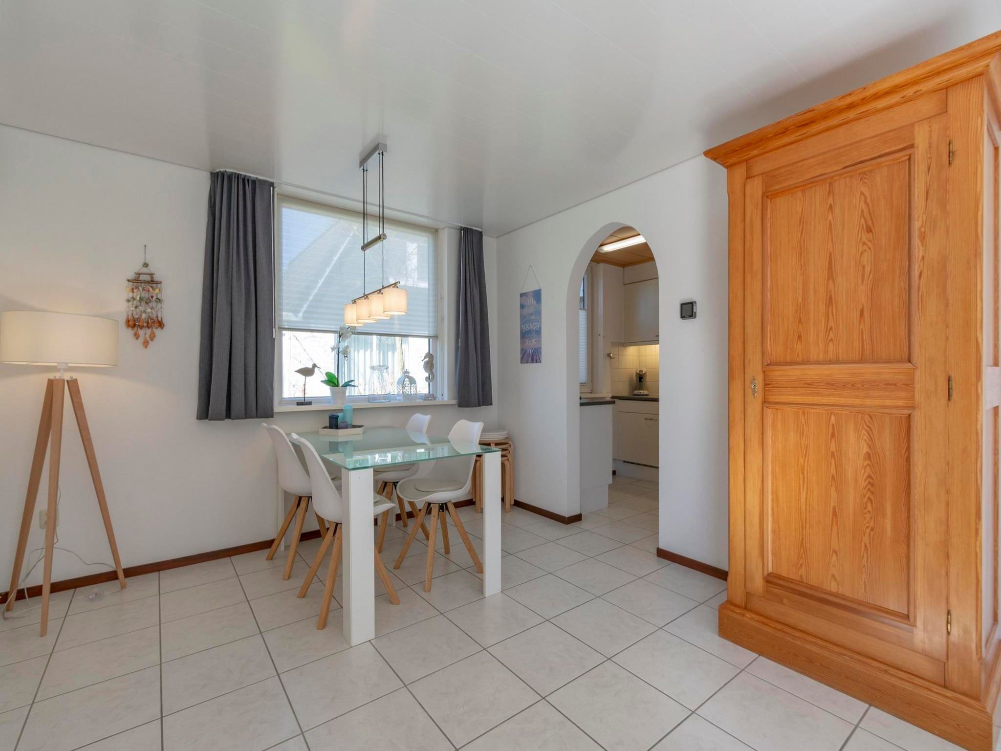 De eetkamer van Campanula 52 in Sint Maartenszee