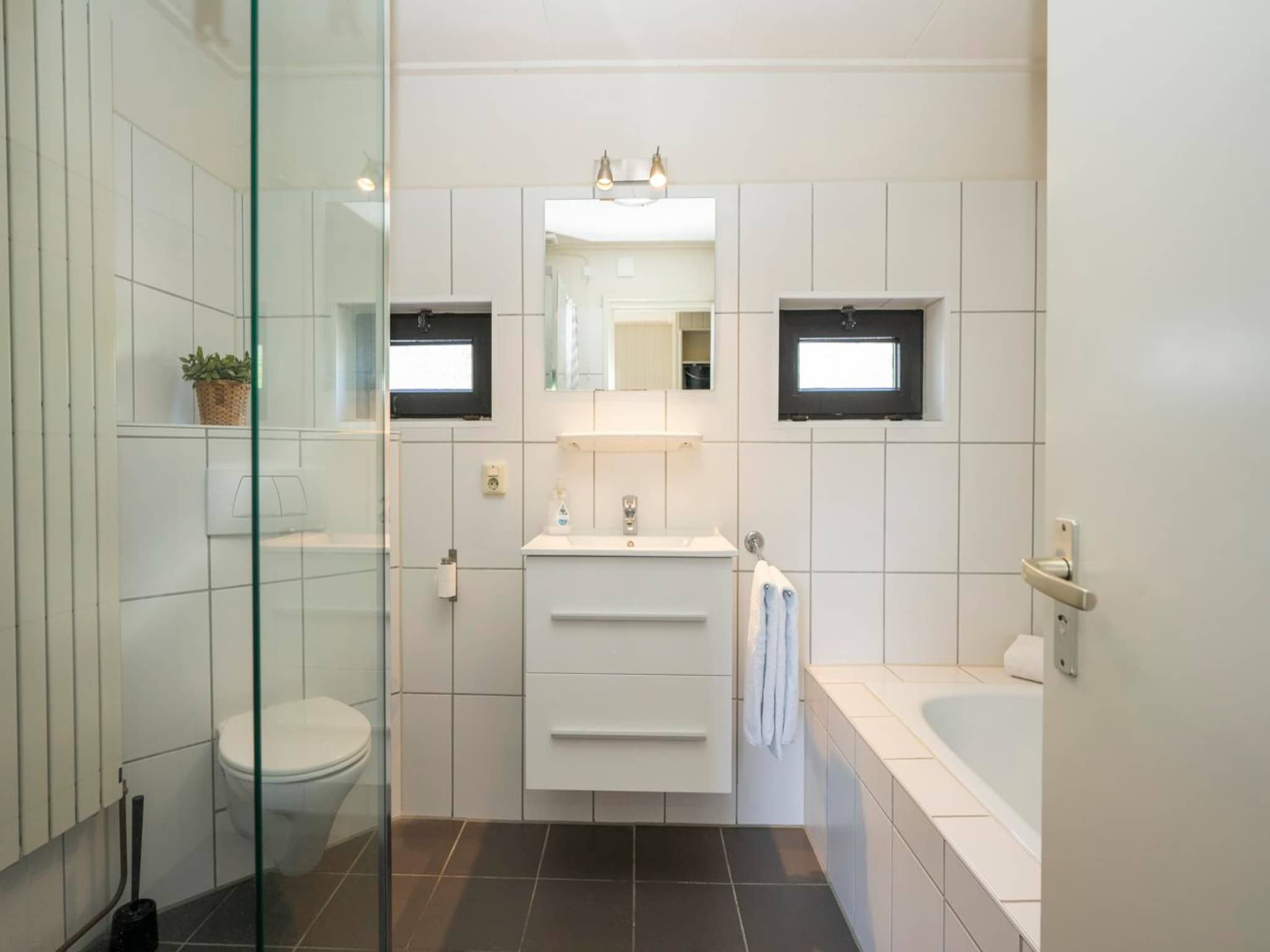 De badkamer van Strandhuys Schelp in De Koog