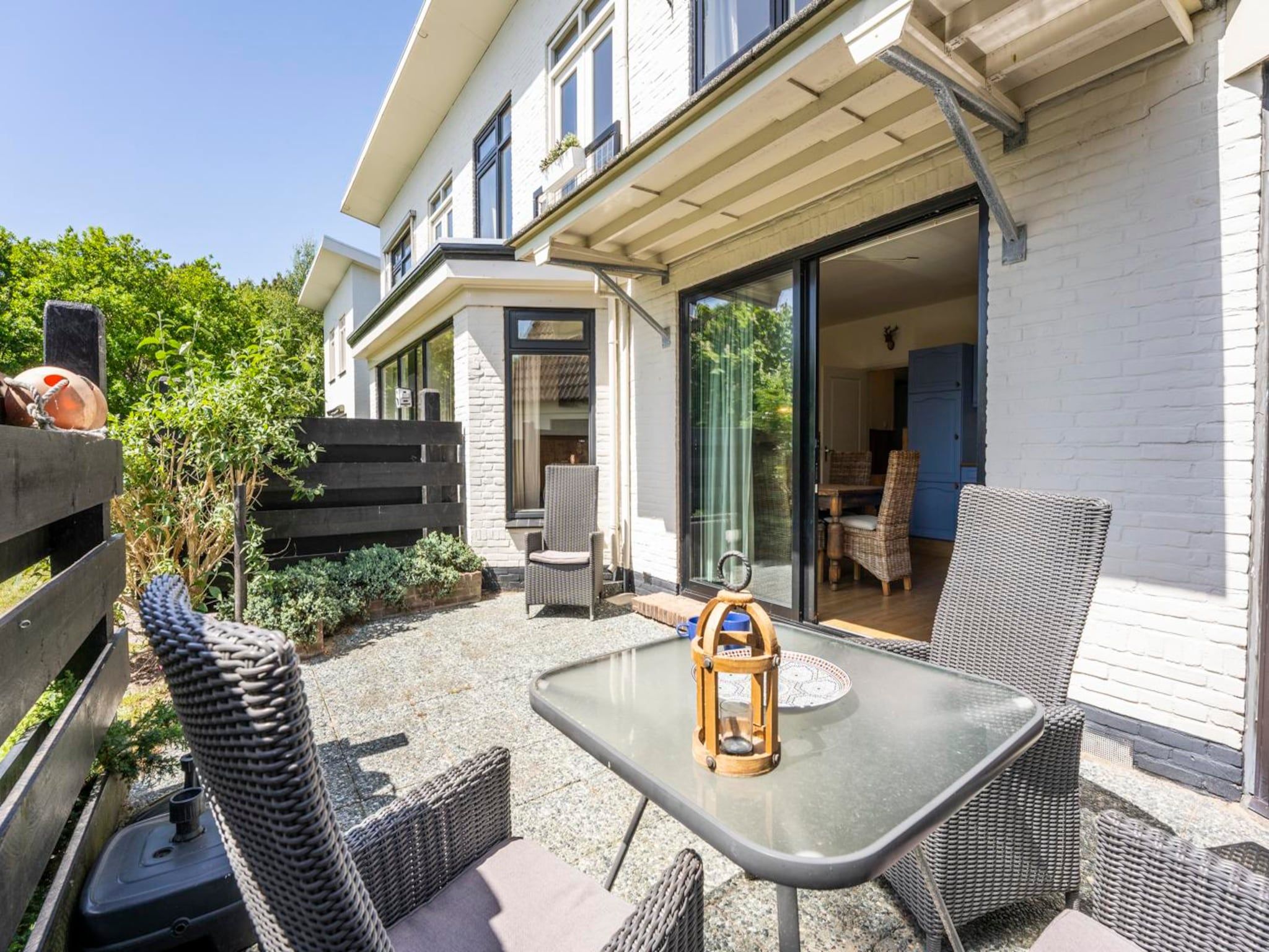 Het terras van Strandhuys Schelp in De Koog