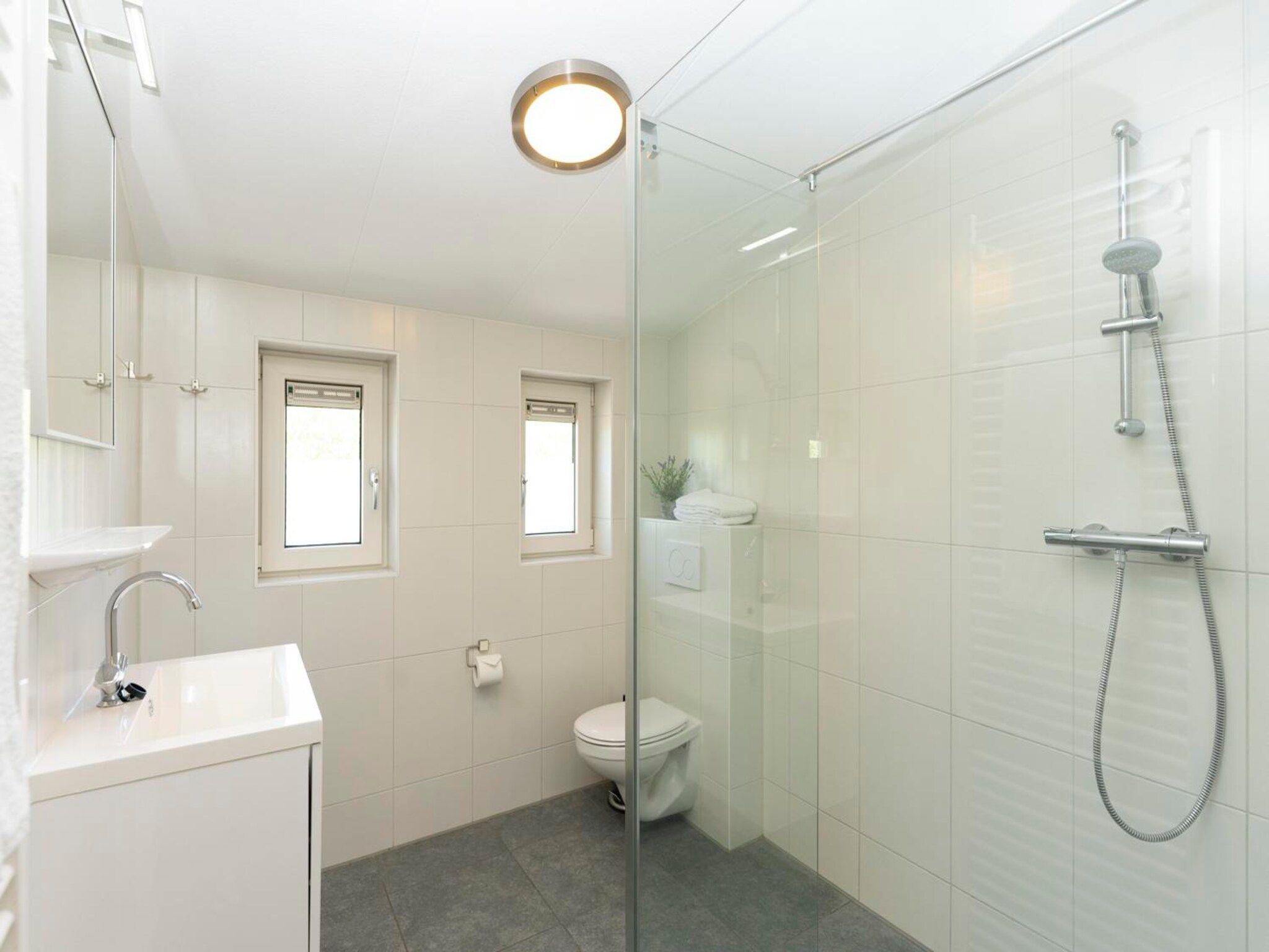 De badkamer van Strandhuys Wulk in De Koog