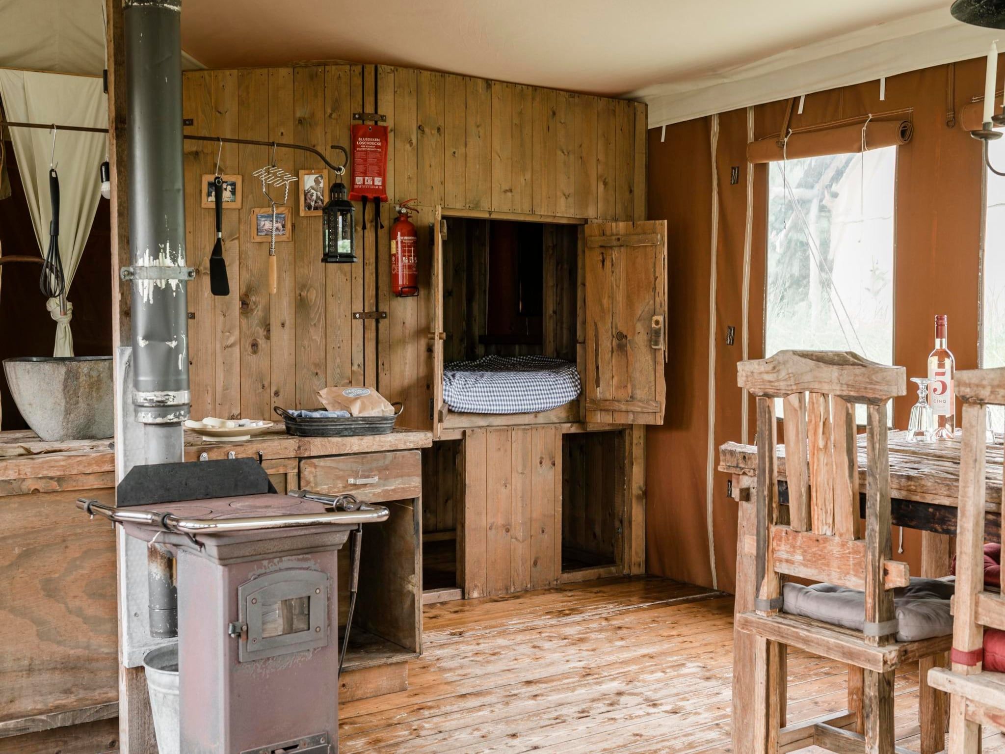 De woonkamer van Duynlodge - Duynpark in Callantsoog