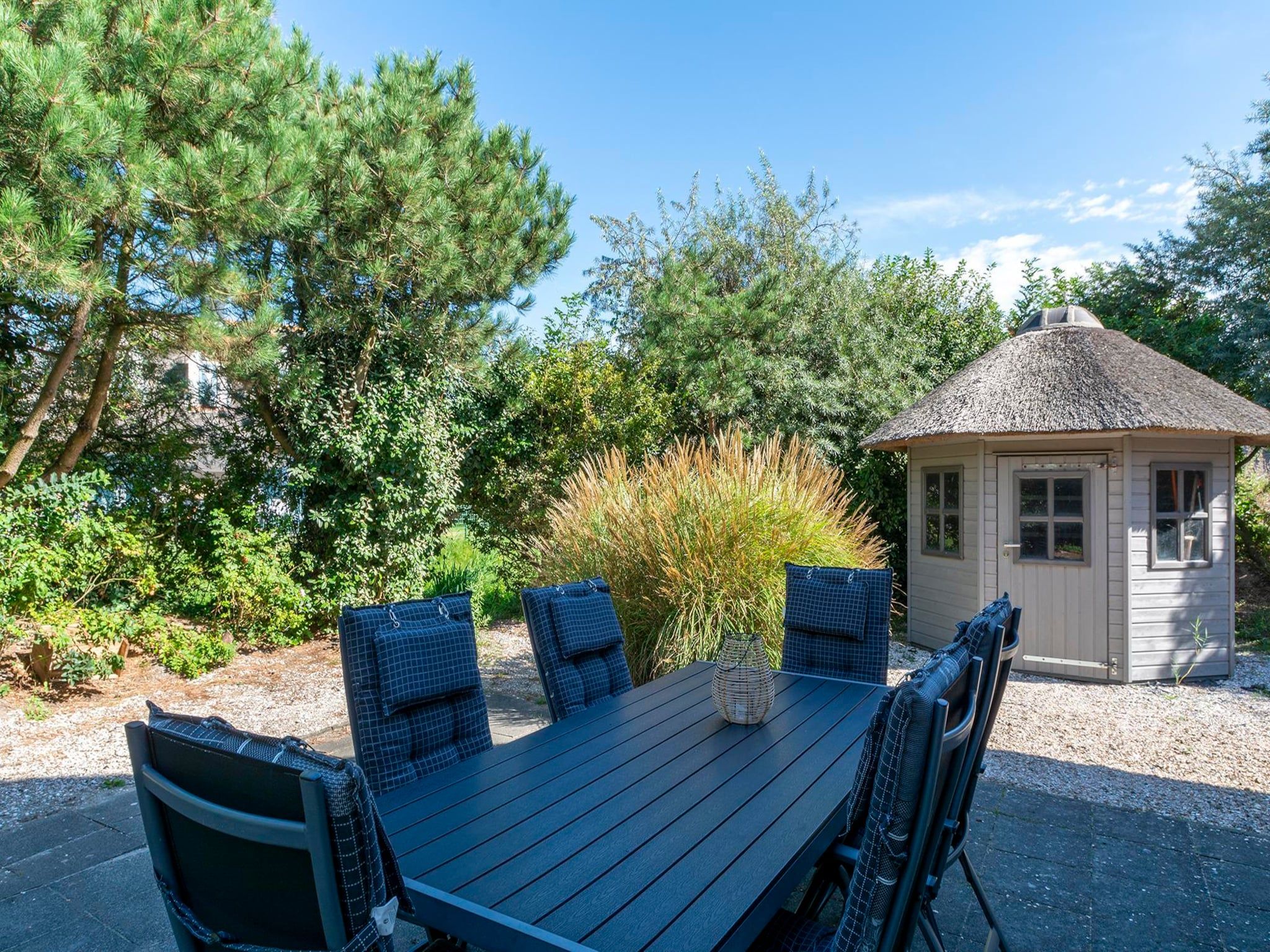 Het terras van Duynopgangh 46 in Julianadorp aan Zee