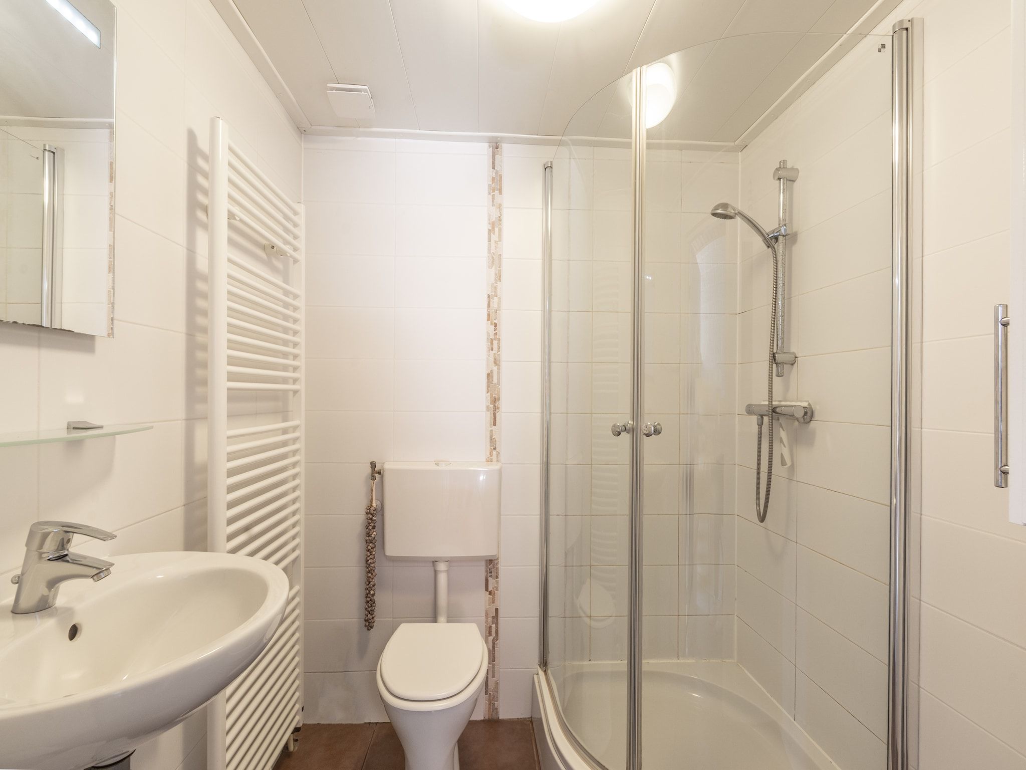De badkamer van De Blenck 49 in Callantsoog