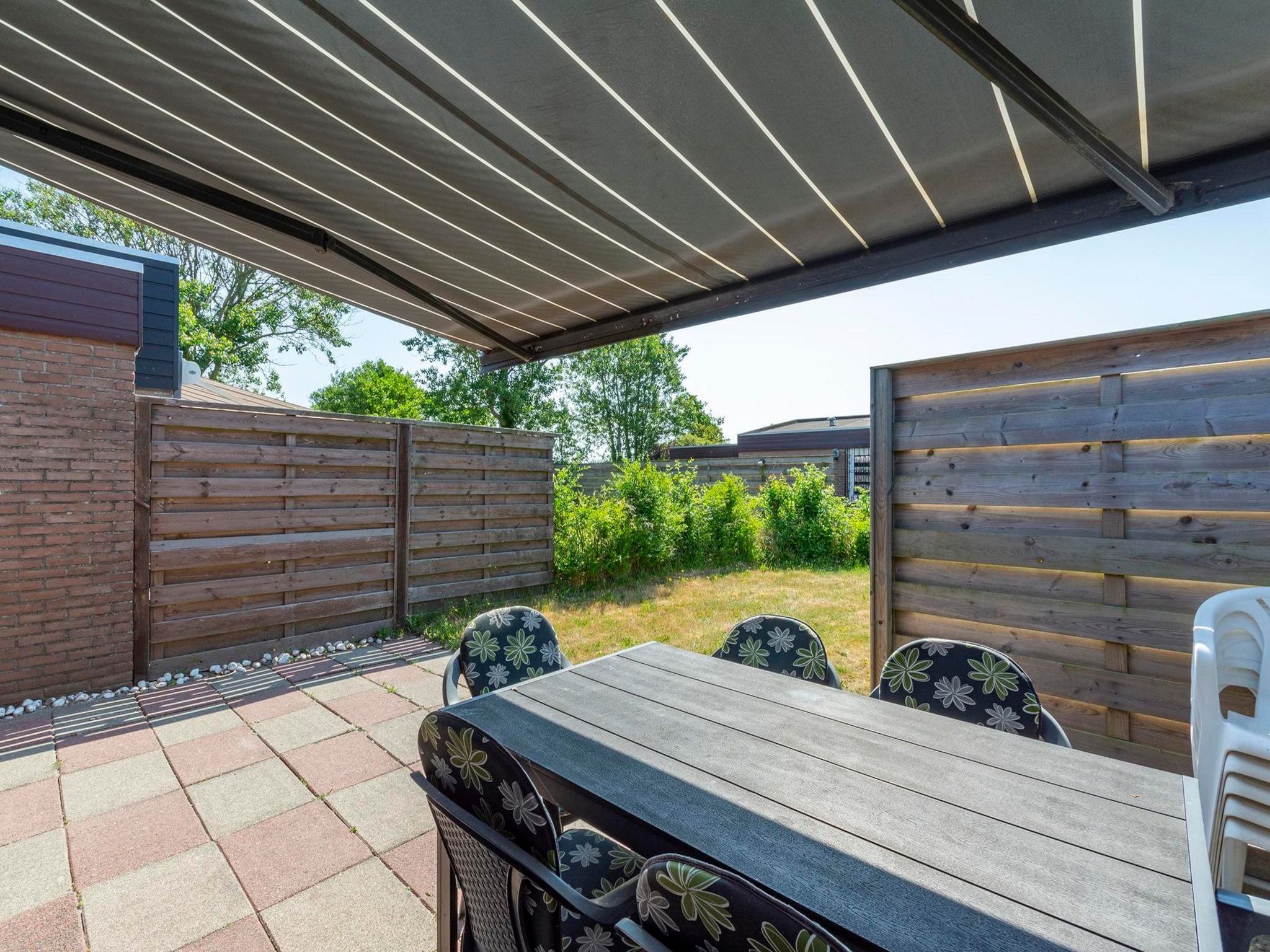 Het terras van De Blenck 67 in Callantsoog