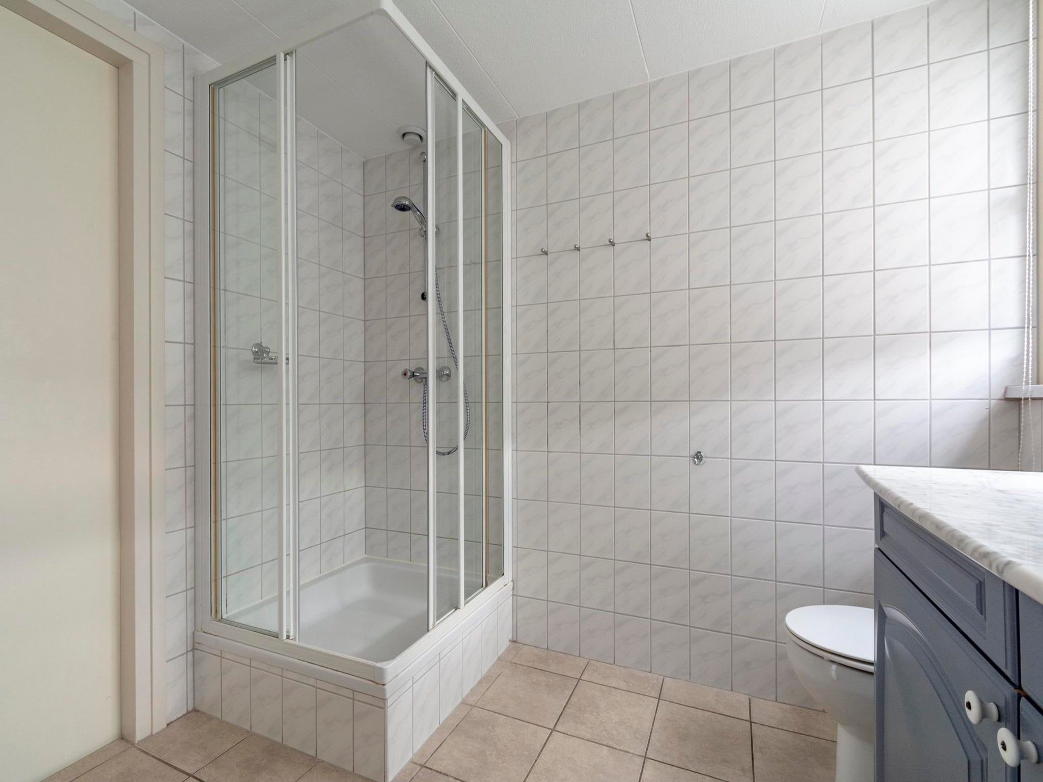 De badkamer van De Buitenplaats 138 in Callantsoog