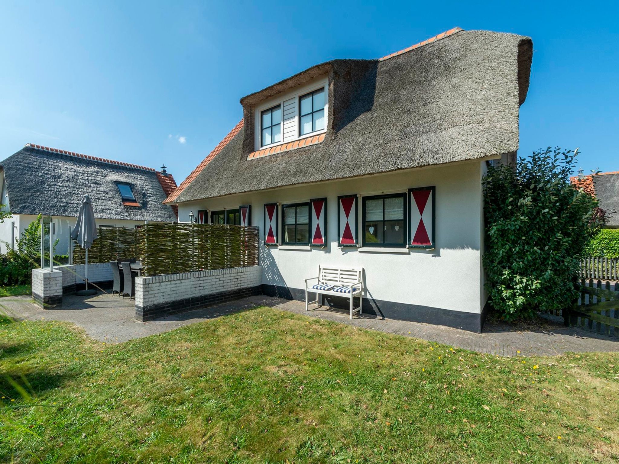 De buitenkant van De Buitenplaats 138 in Callantsoog