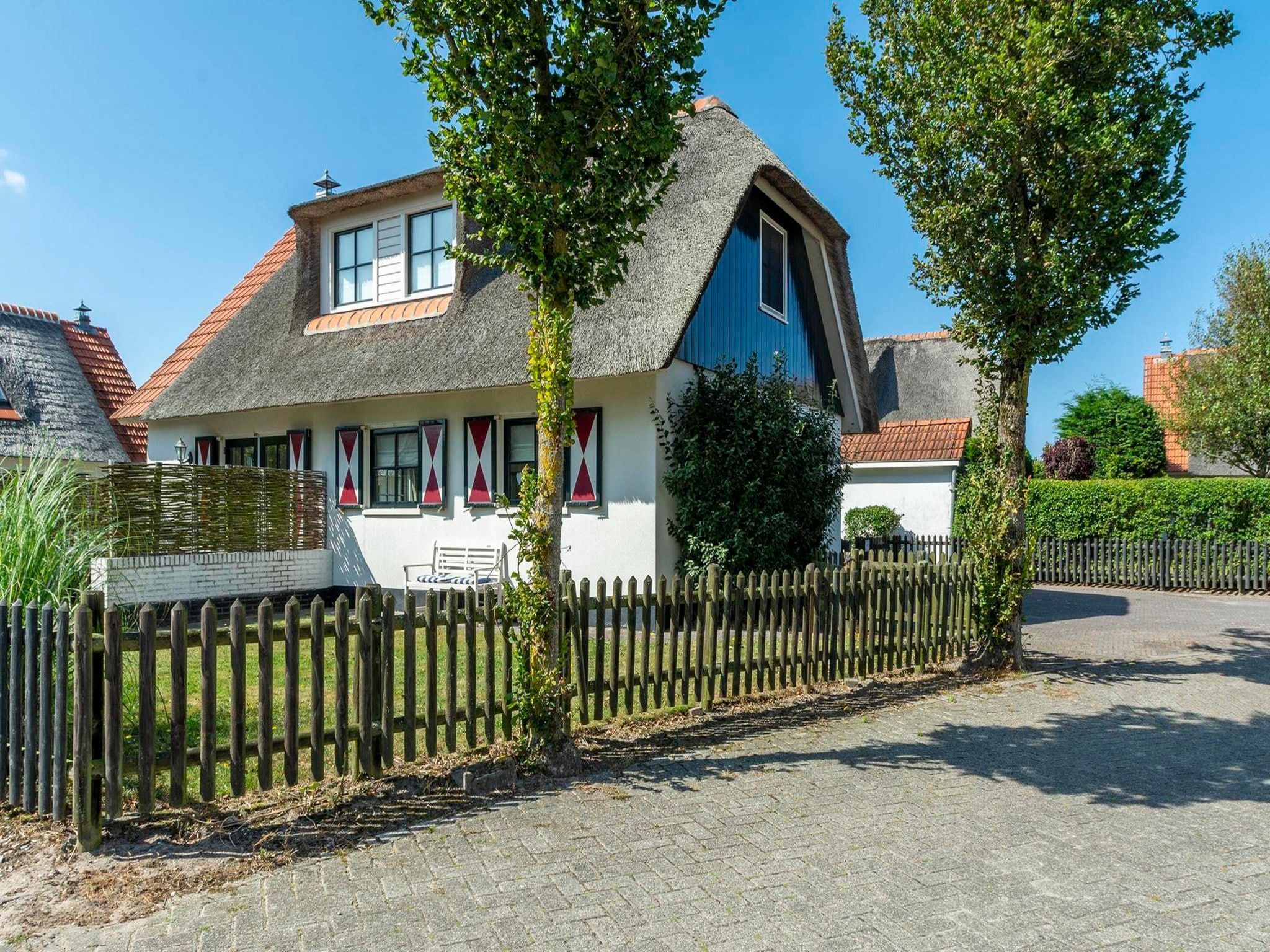 De buitenkant van De Buitenplaats 138 in Callantsoog