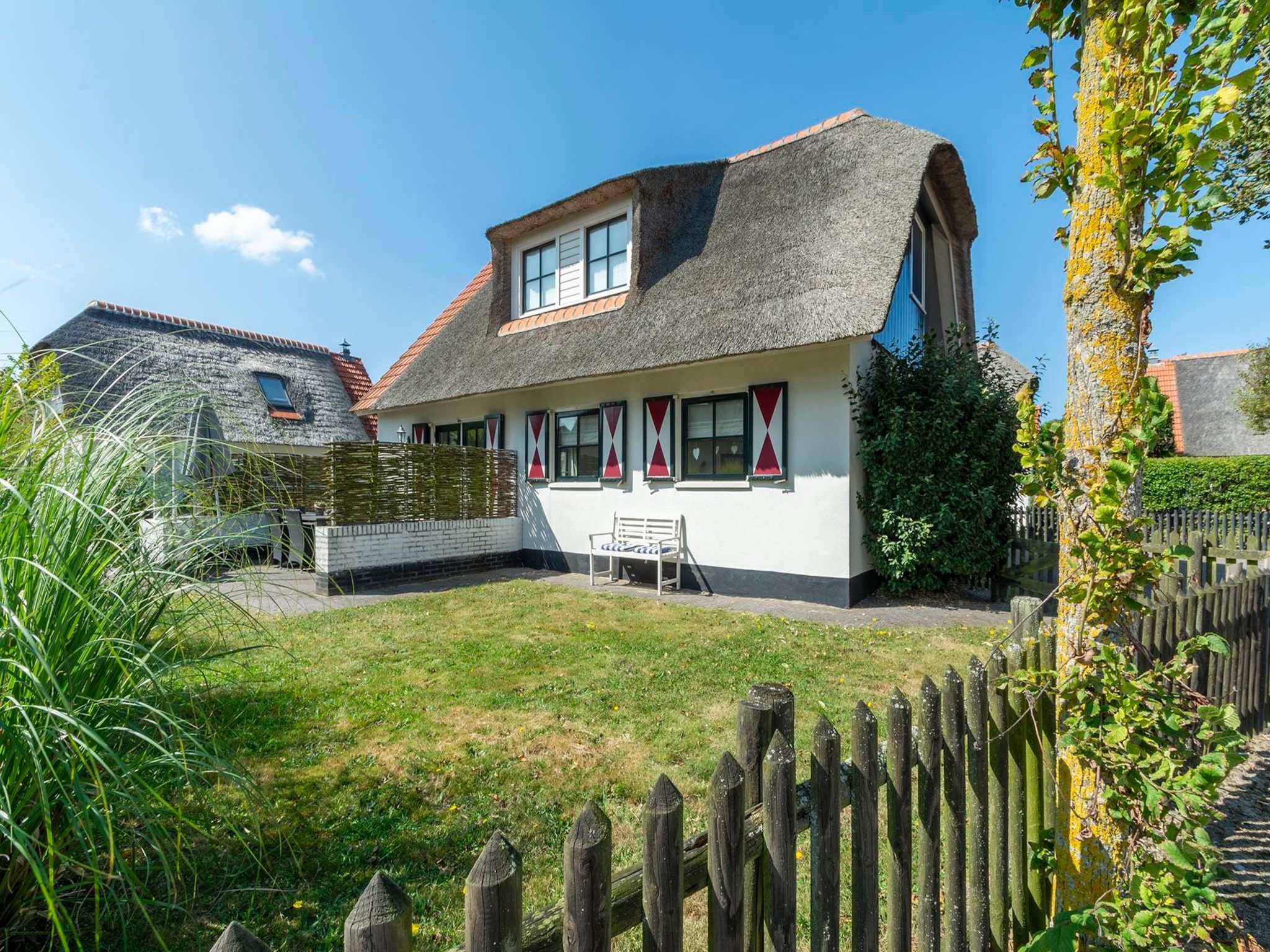 De buitenkant van De Buitenplaats 138 in Callantsoog