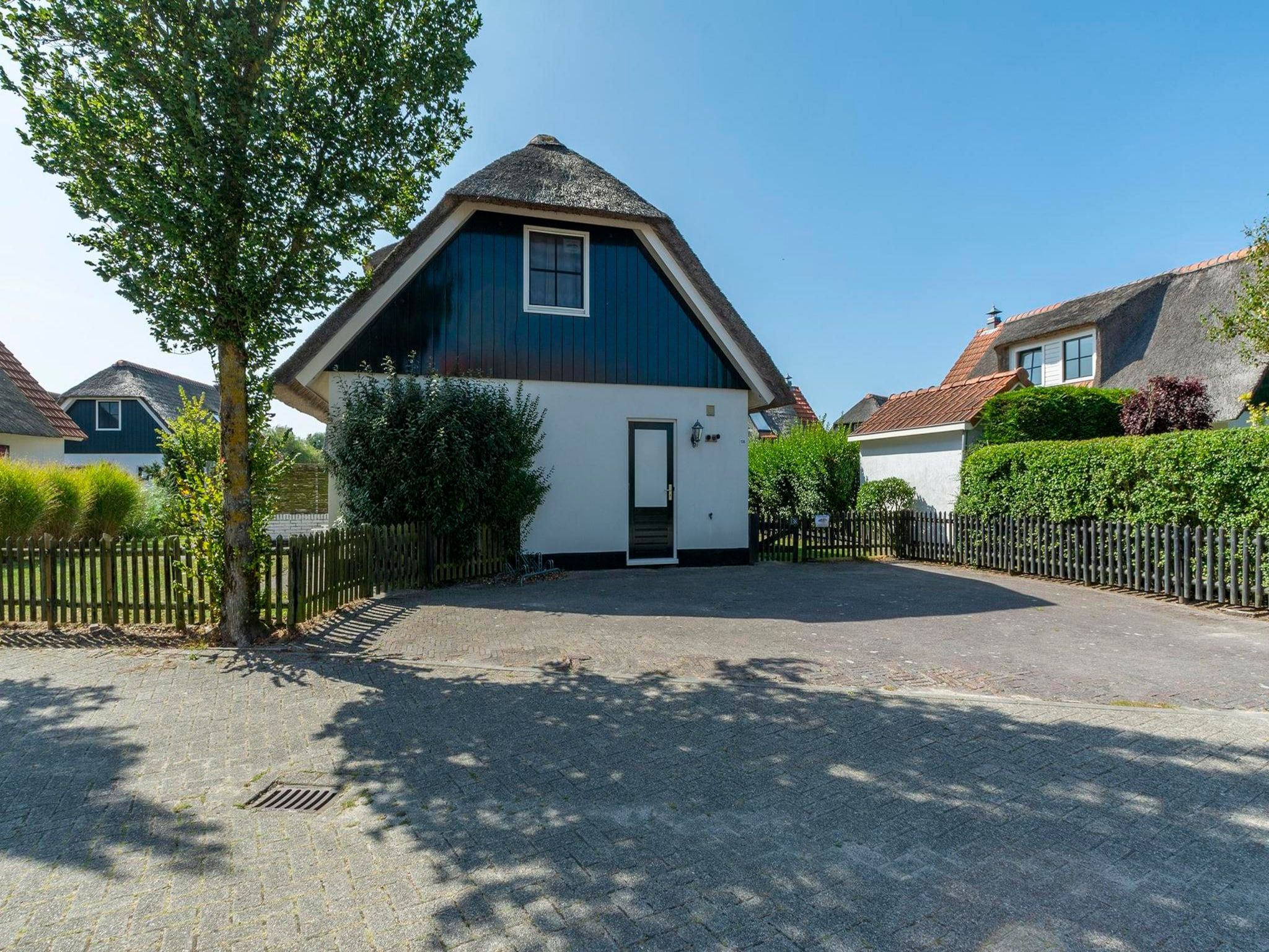 De buitenkant van De Buitenplaats 138 in Callantsoog