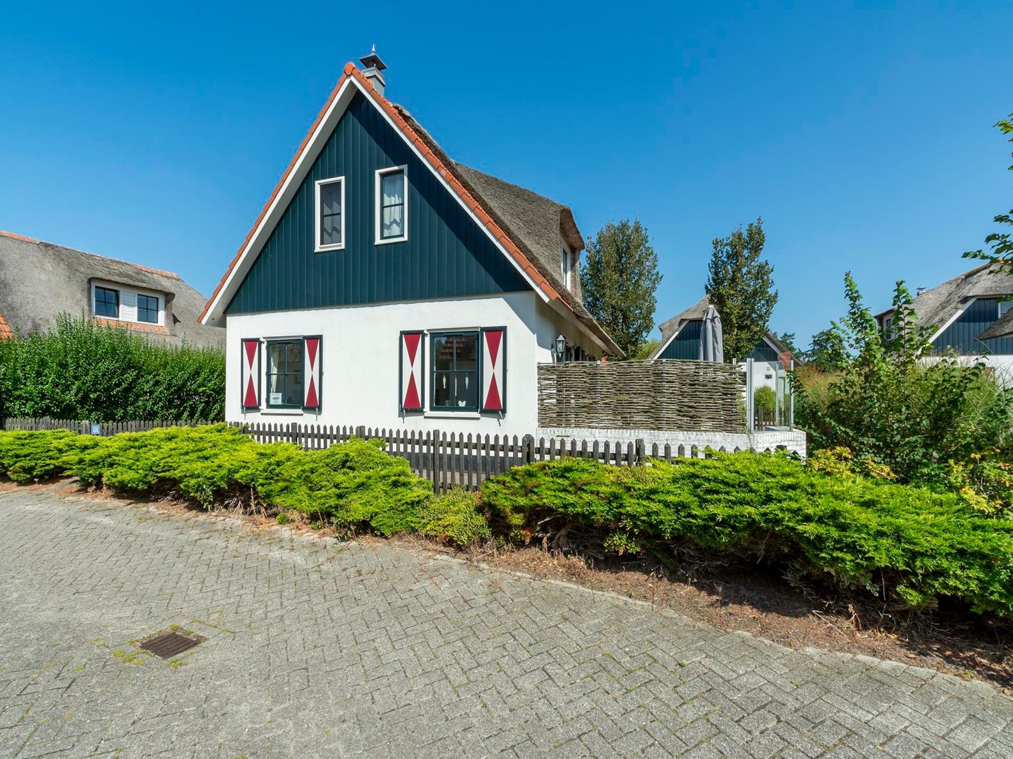 De buitenkant van De Buitenplaats 138 in Callantsoog
