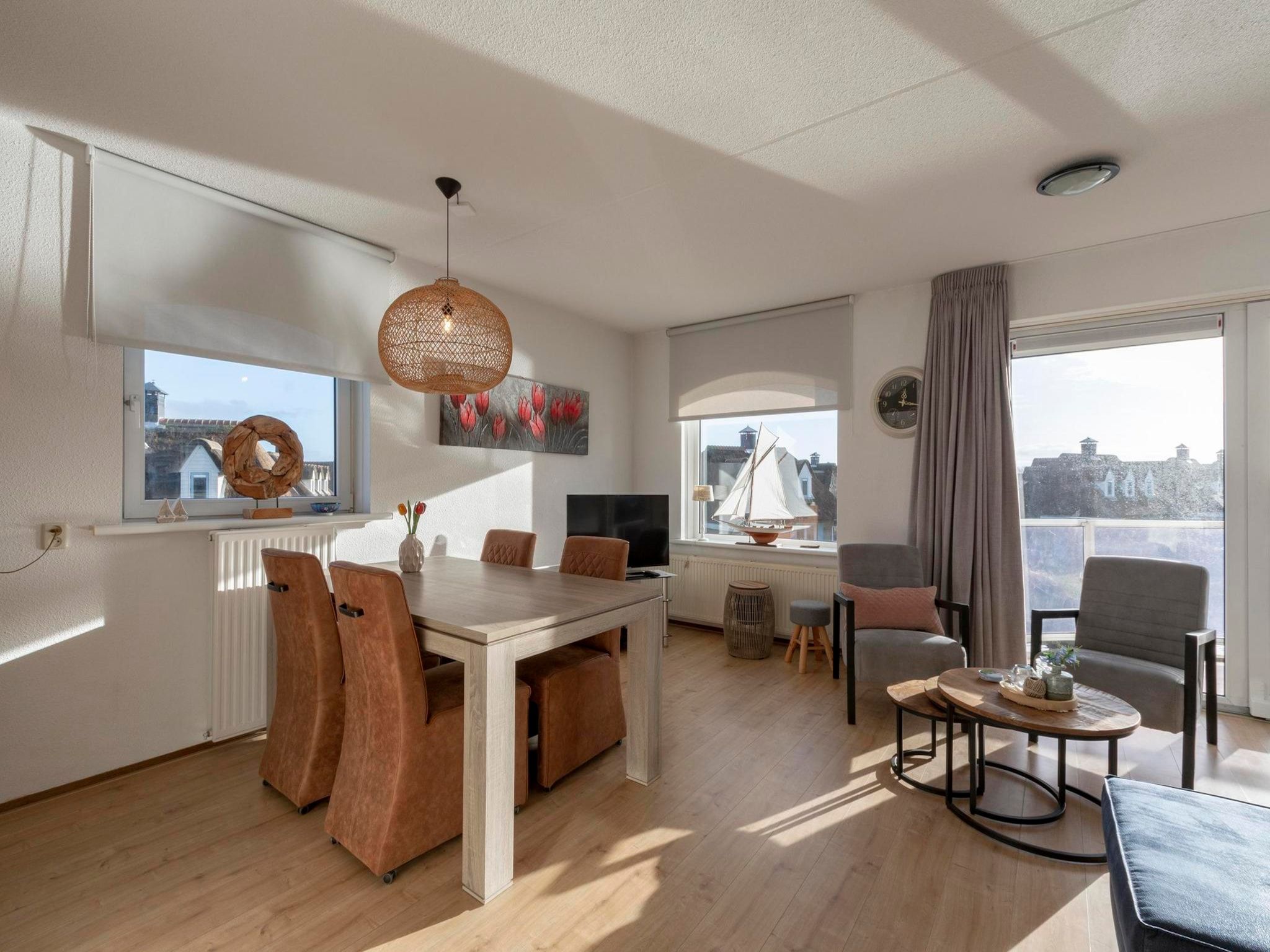 De eetkamer van Résidence Juliana 77 in Julianadorp aan Zee