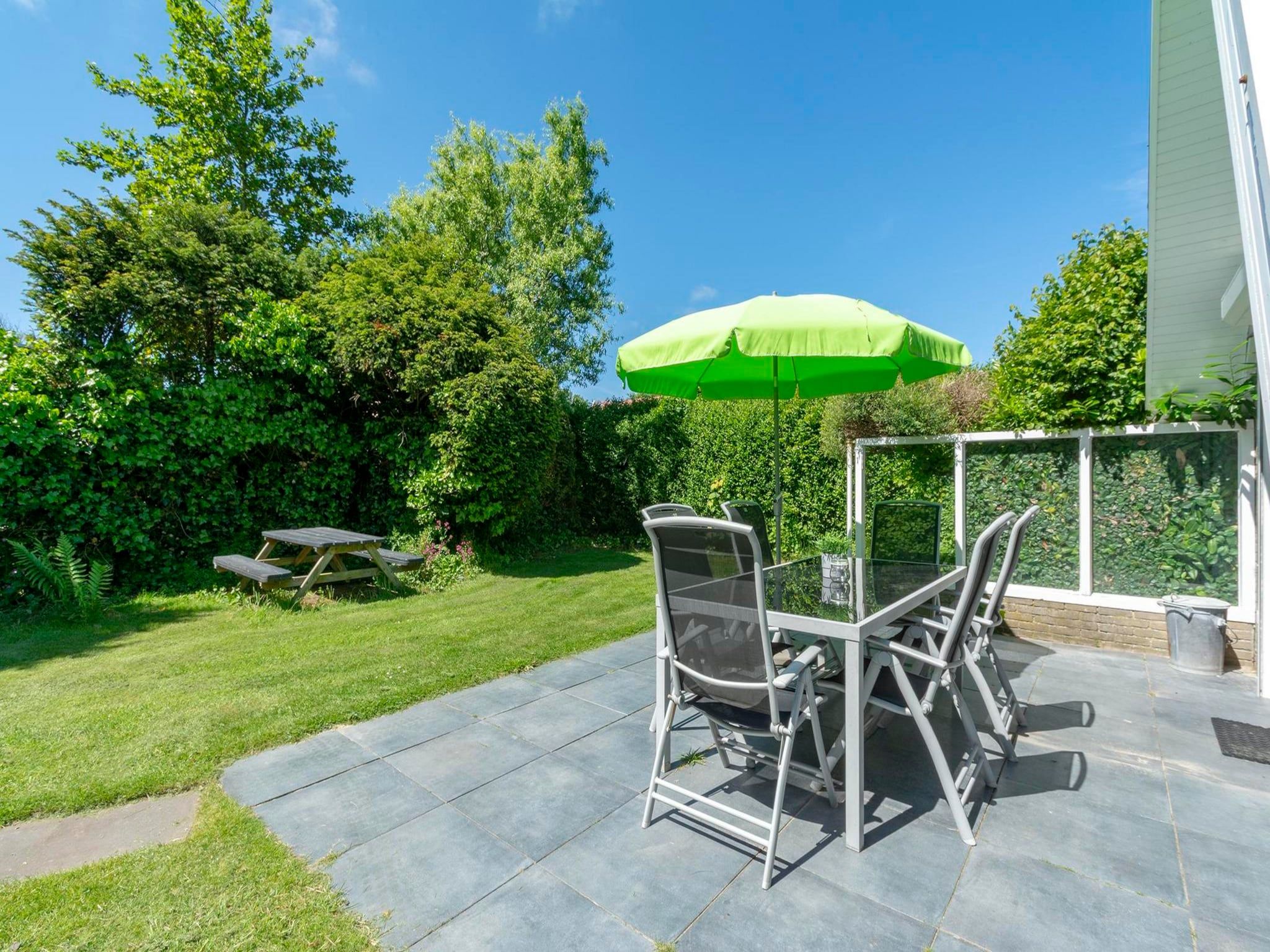 Het terras van Sandepark 165 in Groote Keeten