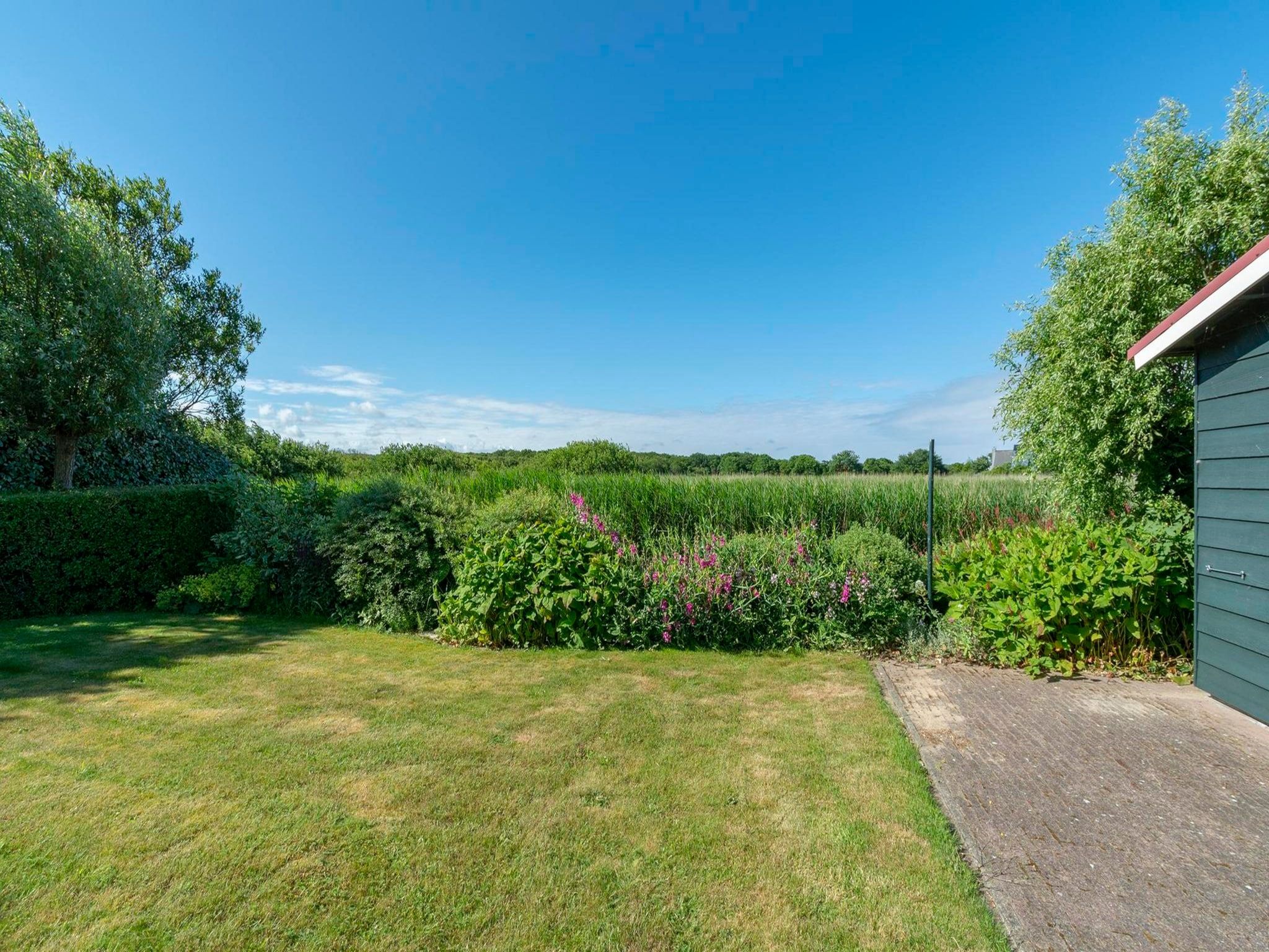 De tuin van De Buitenplaats 16 in Callantsoog
