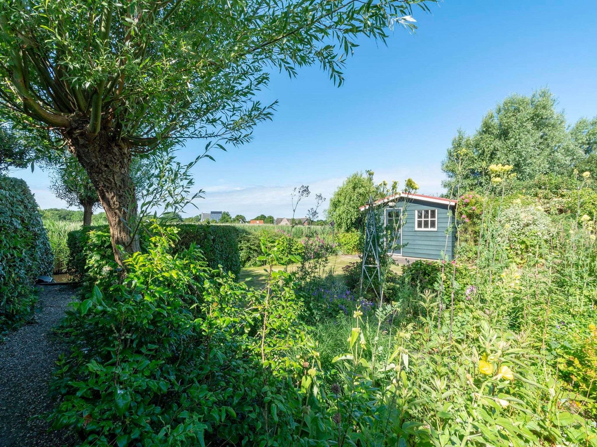 De tuin van De Buitenplaats 16 in Callantsoog