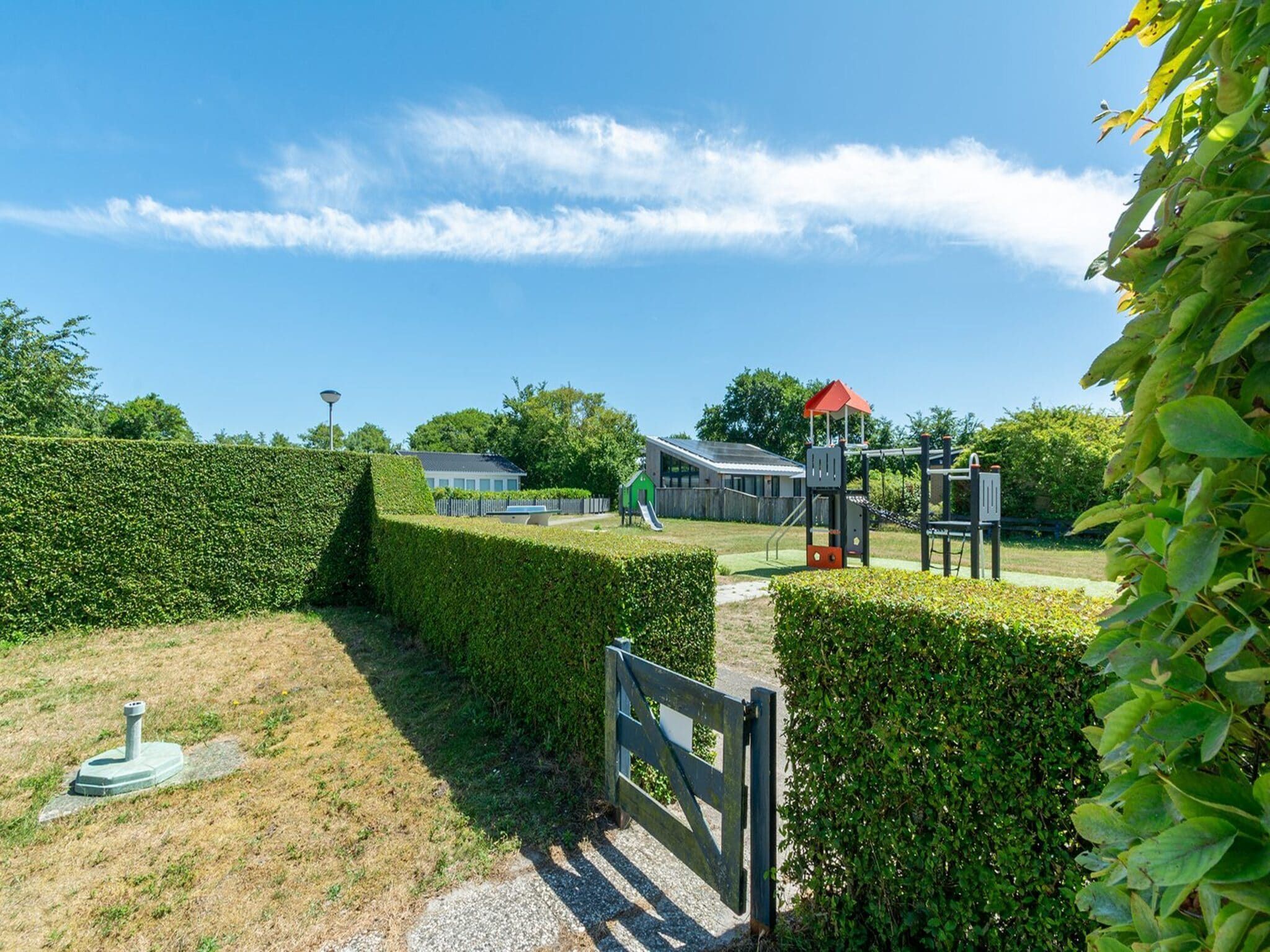 De tuin van Garnekuul 26 in Callantsoog