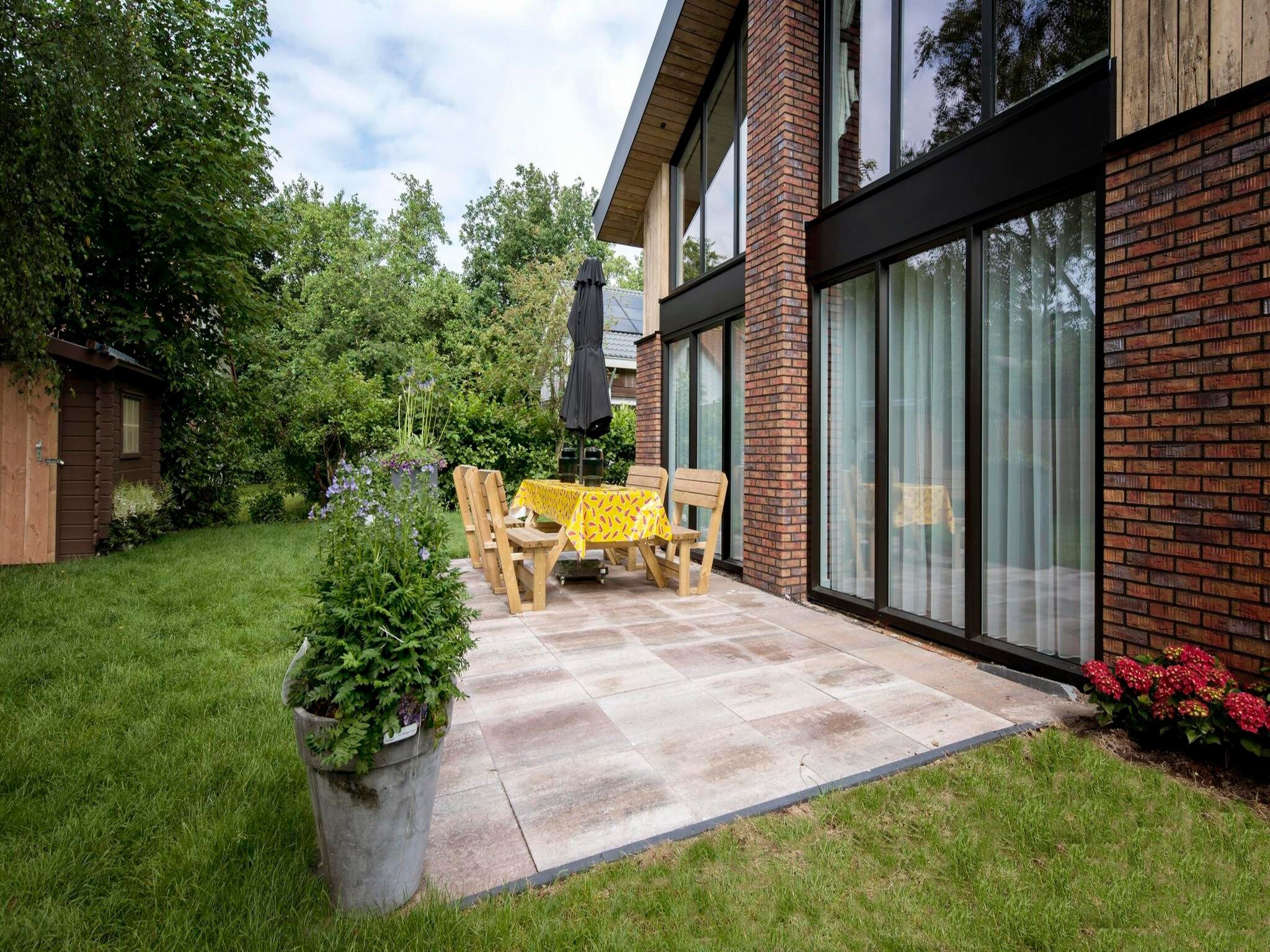 Het terras van Luxe Villa Keizerskroon - Keizerkroon 63 in Julianadorp aan Zee