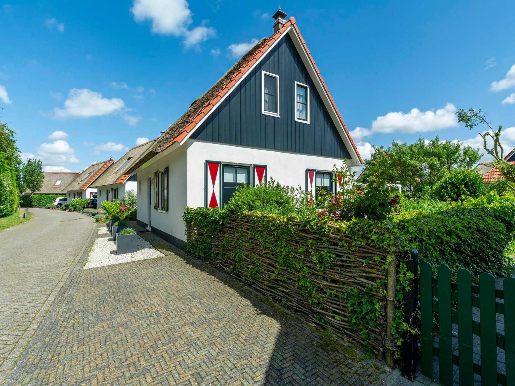 De buitenkant van De Buitenplaats 62 in Callantsoog