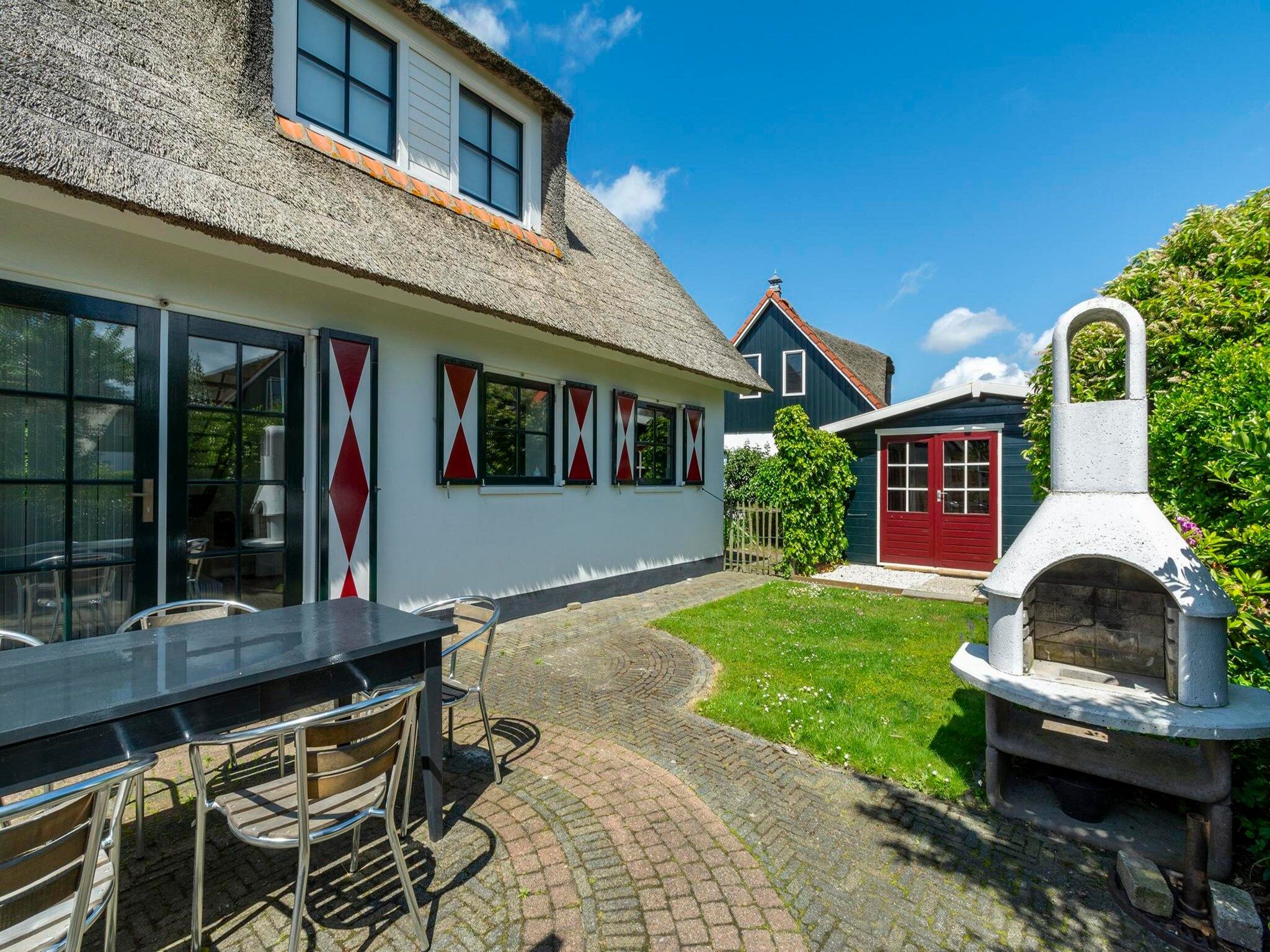 De buitenkant van De Buitenplaats 62 in Callantsoog