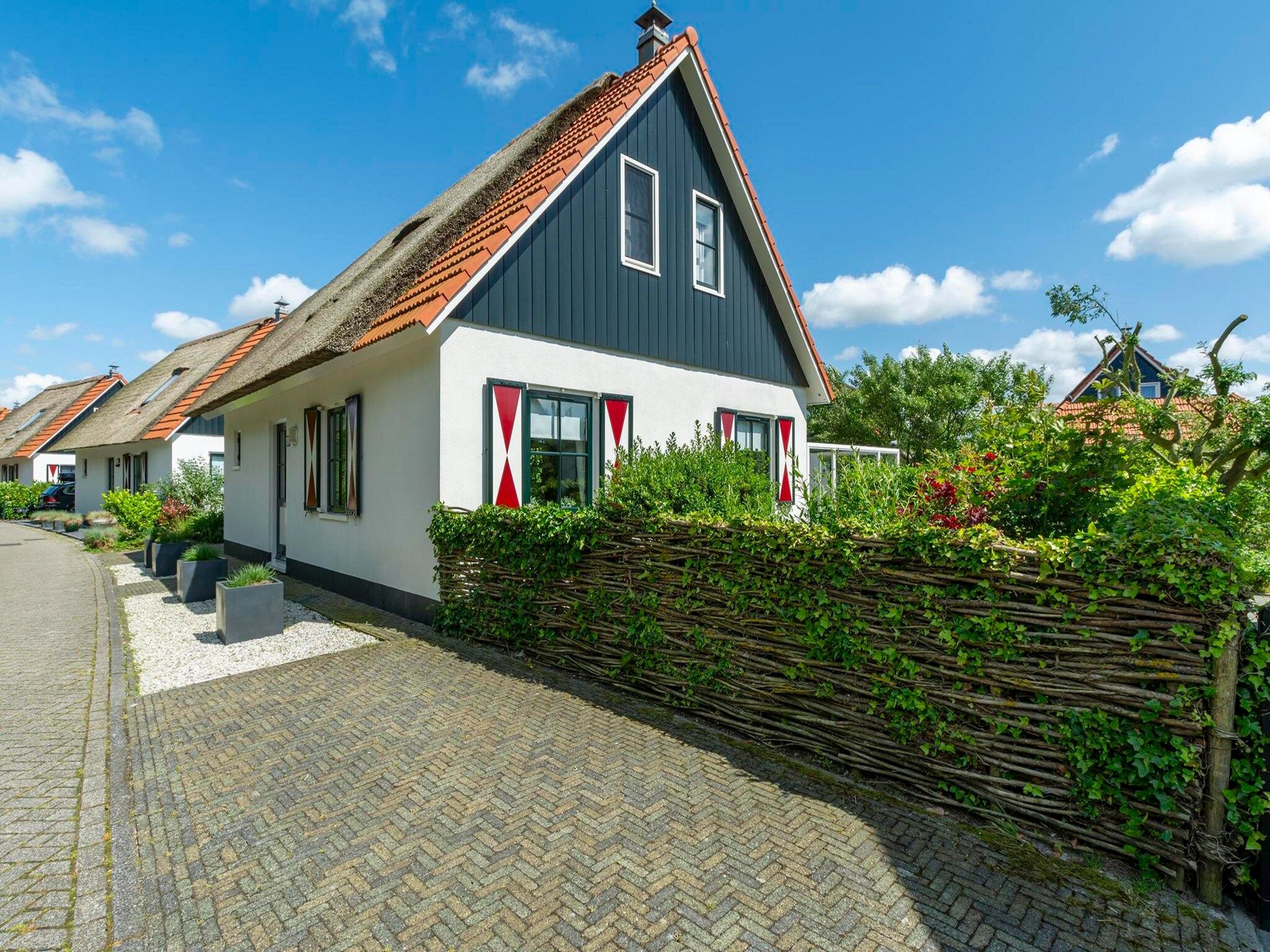 De buitenkant van De Buitenplaats 62 in Callantsoog