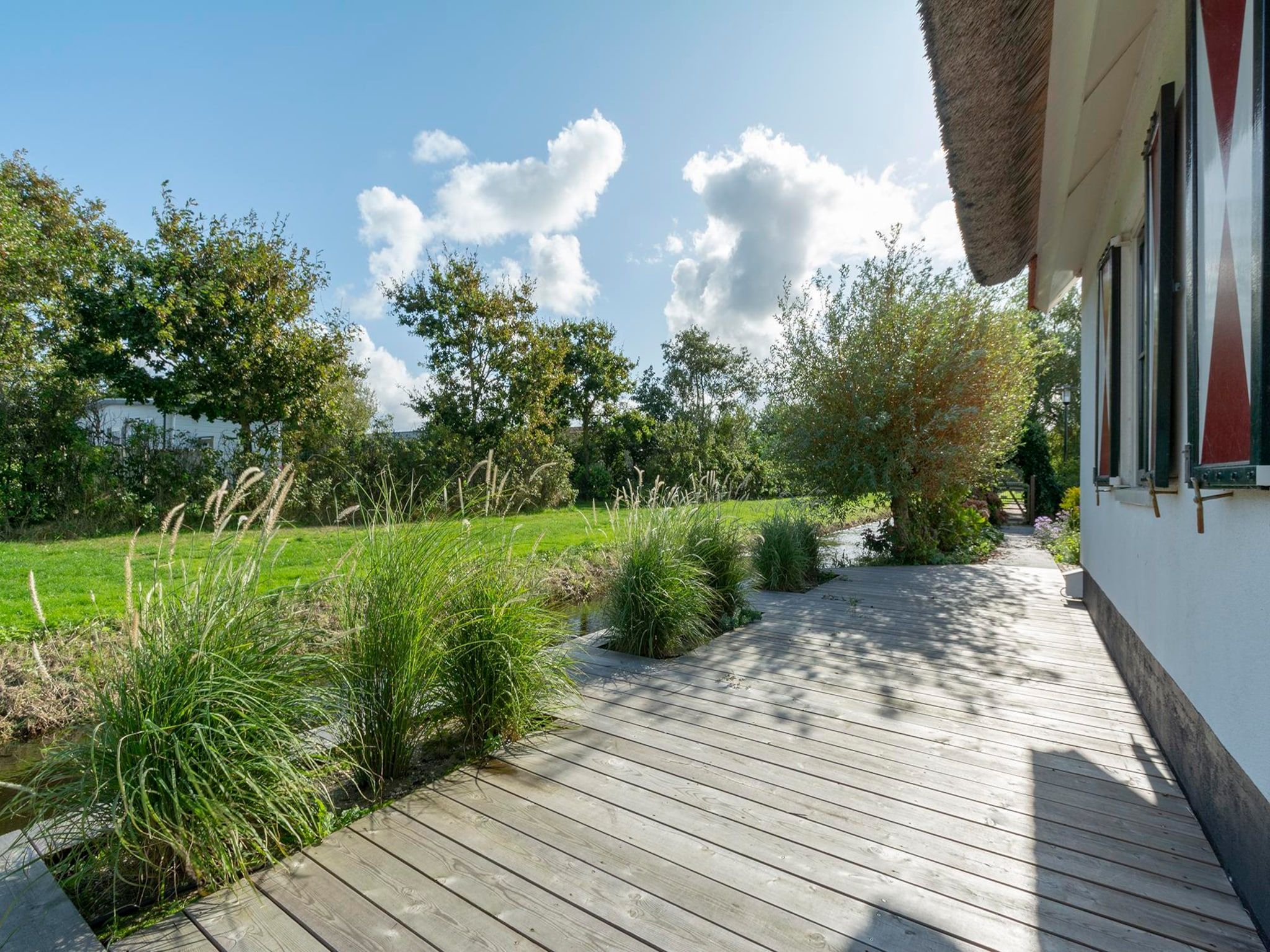 De tuin van De Buitenplaats 89 in Callantsoog