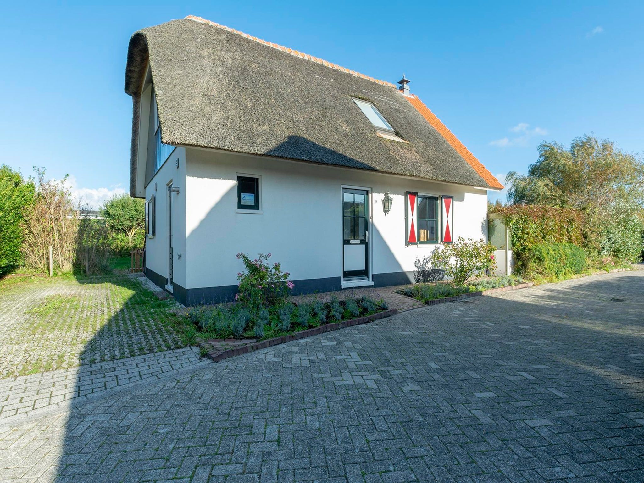 De buitenkant van De Buitenplaats 89 in Callantsoog