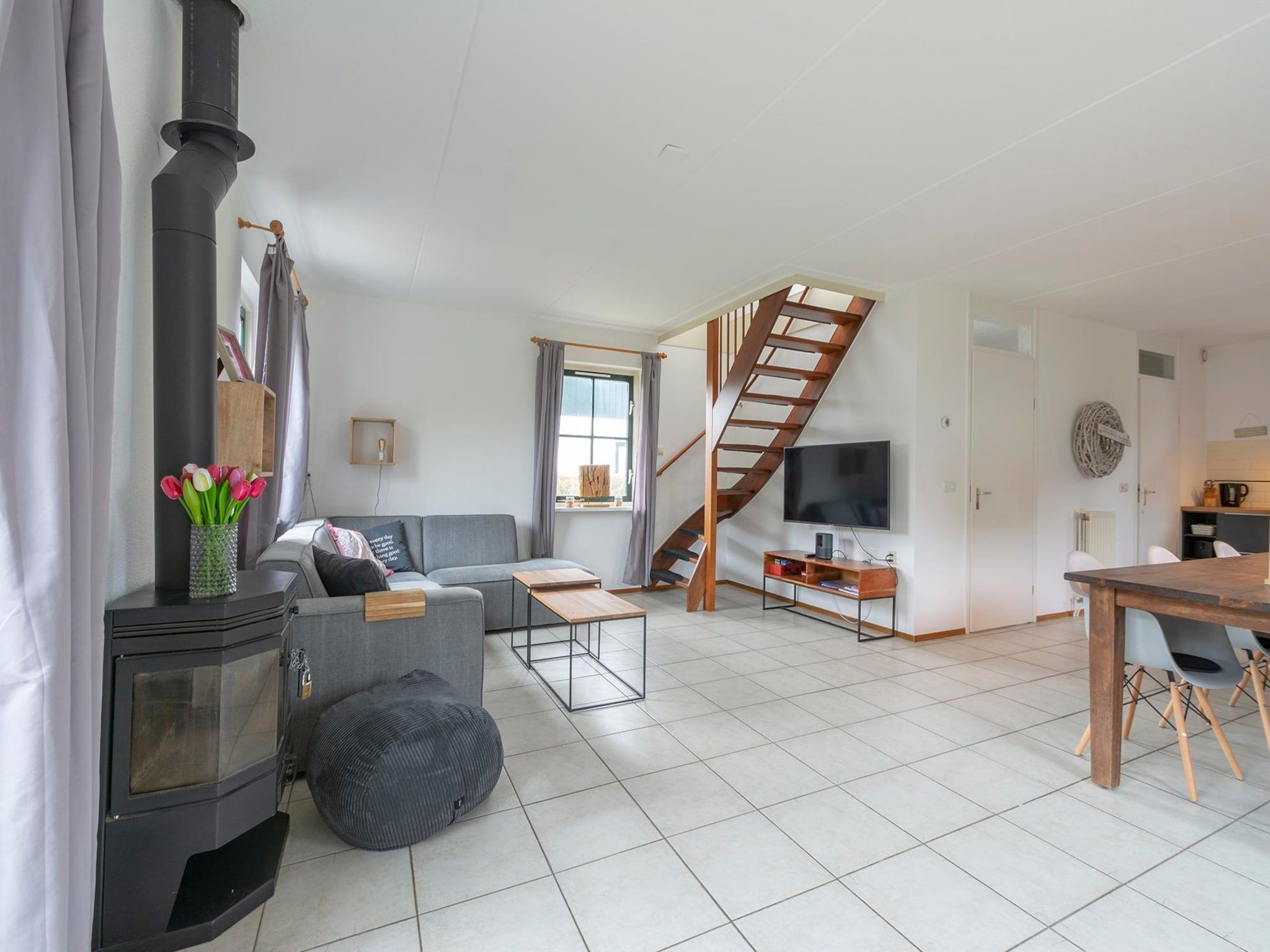 De woonkamer van De Buitenplaats 89 in Callantsoog