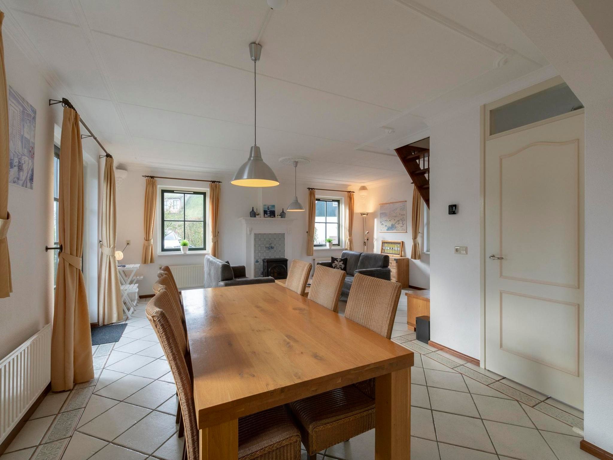 De eetkamer van De Buitenplaats 97 in Callantsoog