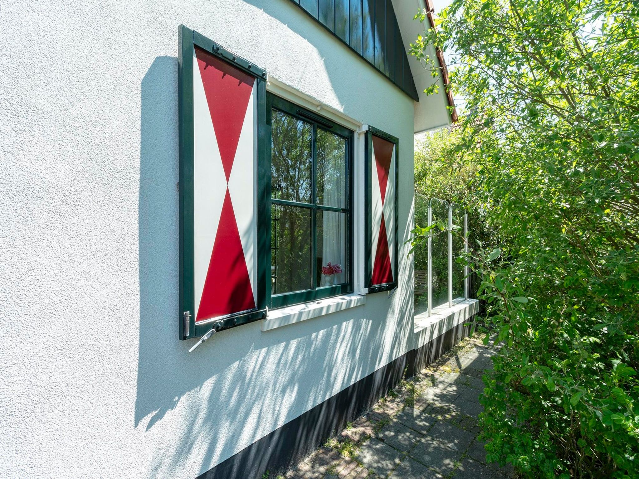 De buitenkant van De Buitenplaats 98 in Callantsoog
