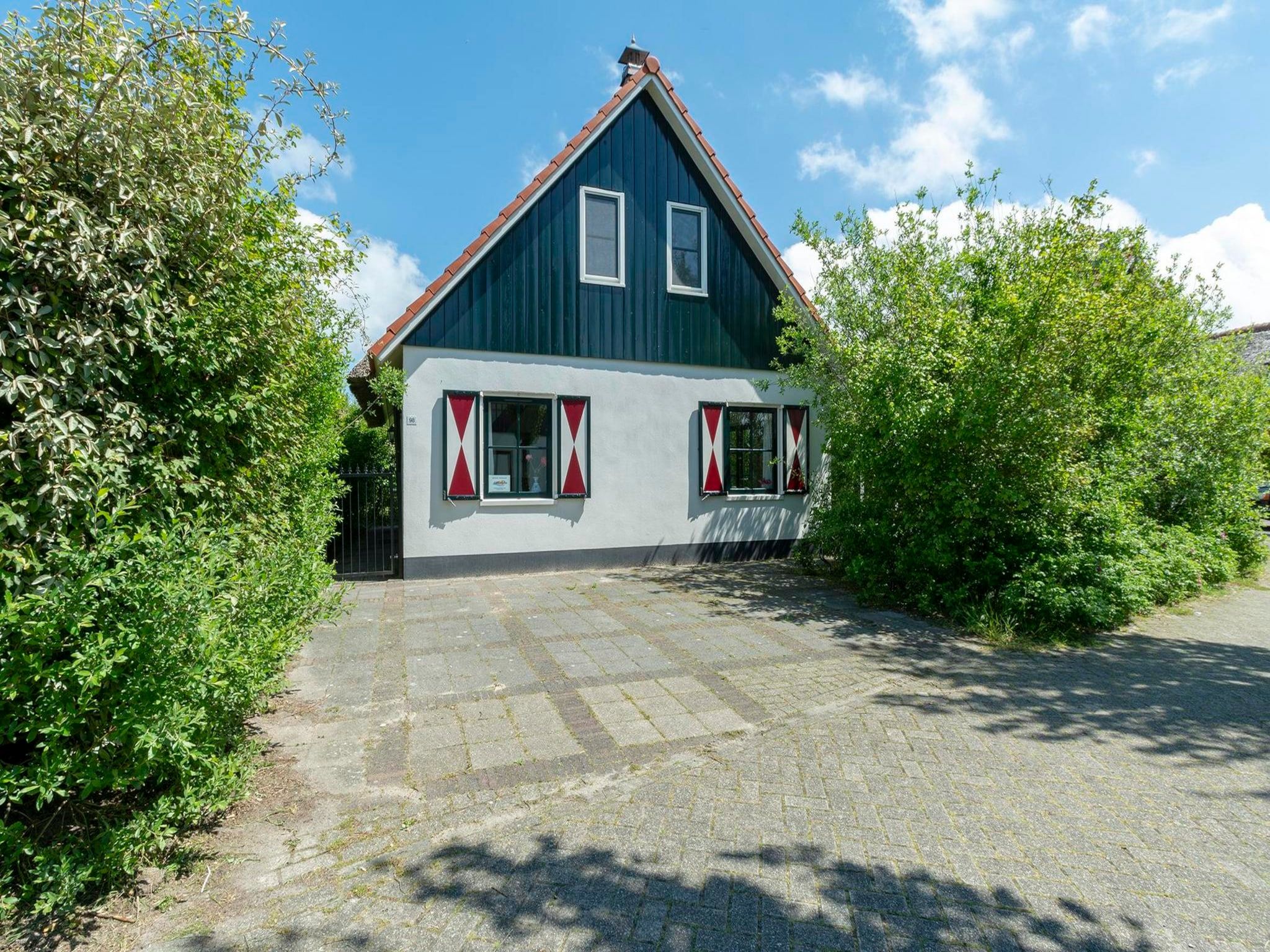 De buitenkant van De Buitenplaats 98 in Callantsoog