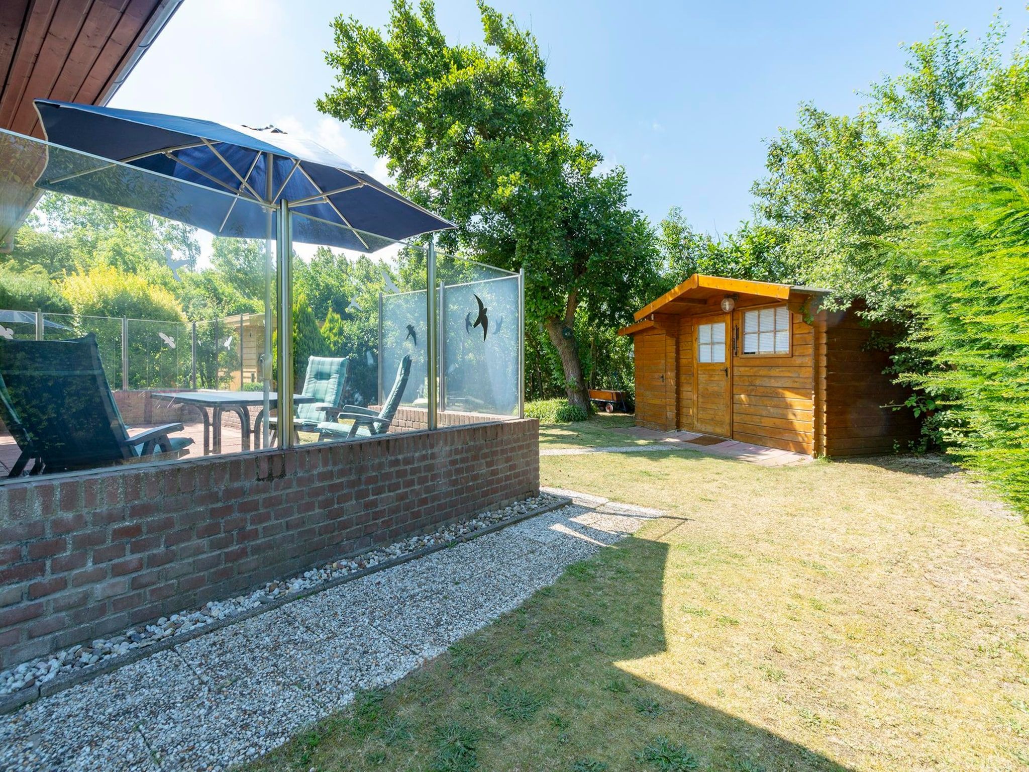 Het terras van Garnekuul 44 in Callantsoog