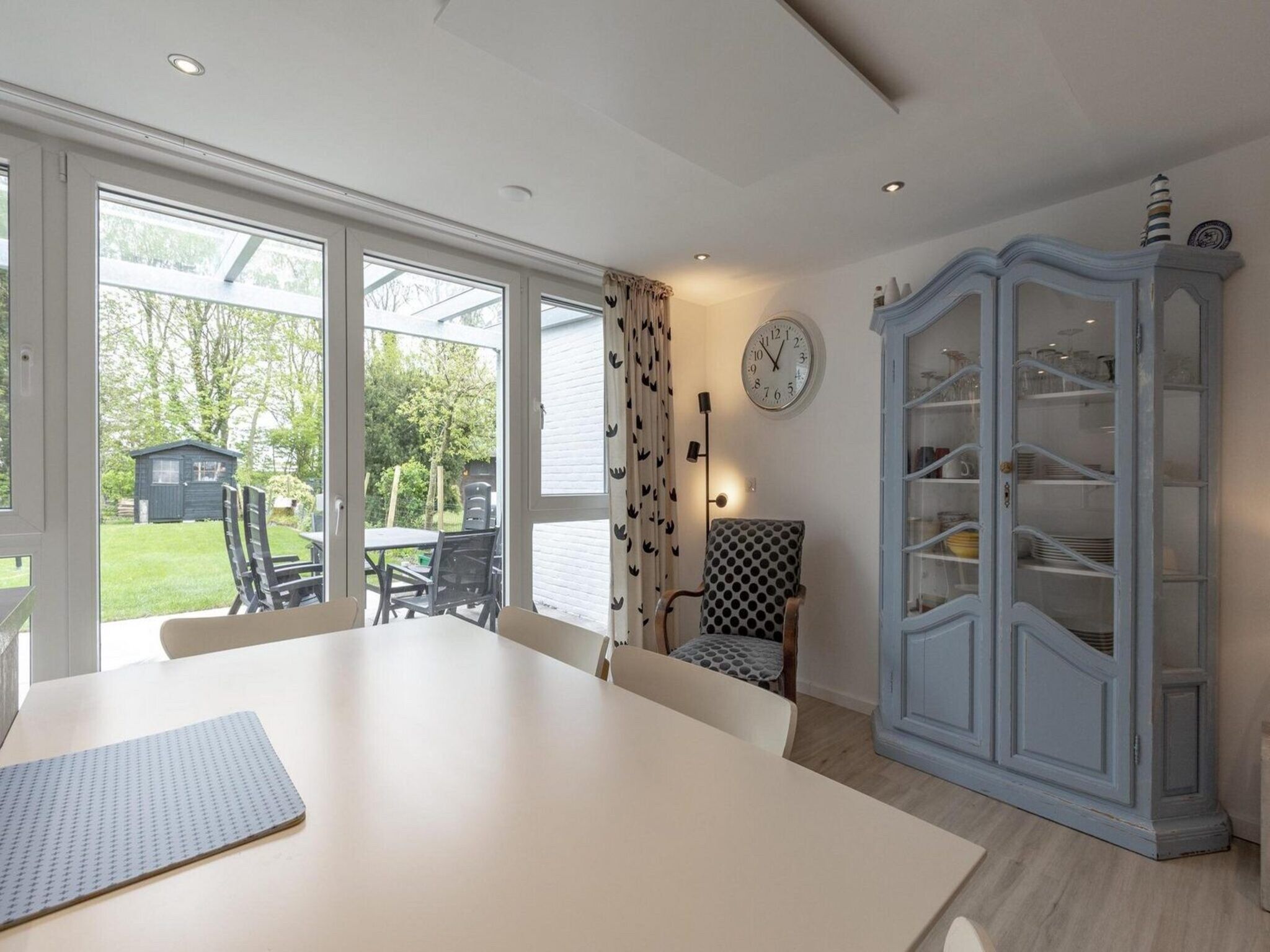 De eetkamer van Duinland 126 Kleine Mia in Sint Maartenszee