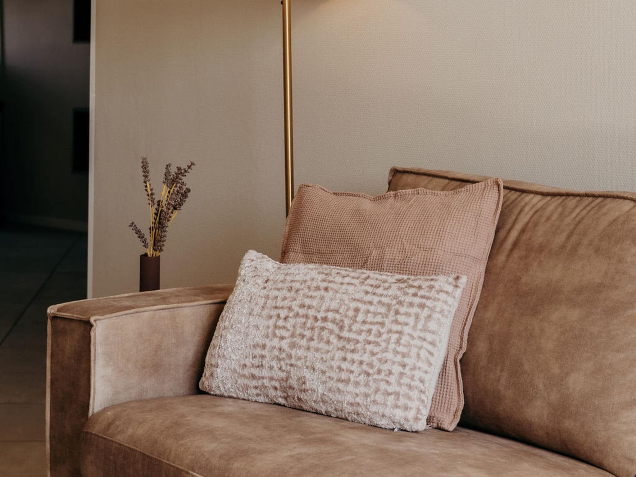 De woonkamer van De Vlijt - Royal Class in De Cocksdorp