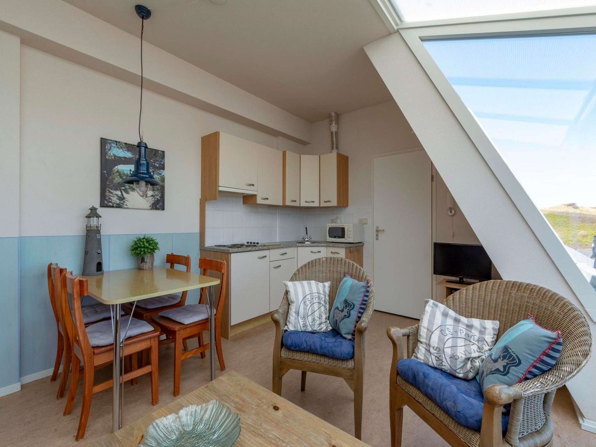 De eetkamer van Dorpsplein 23E in Callantsoog