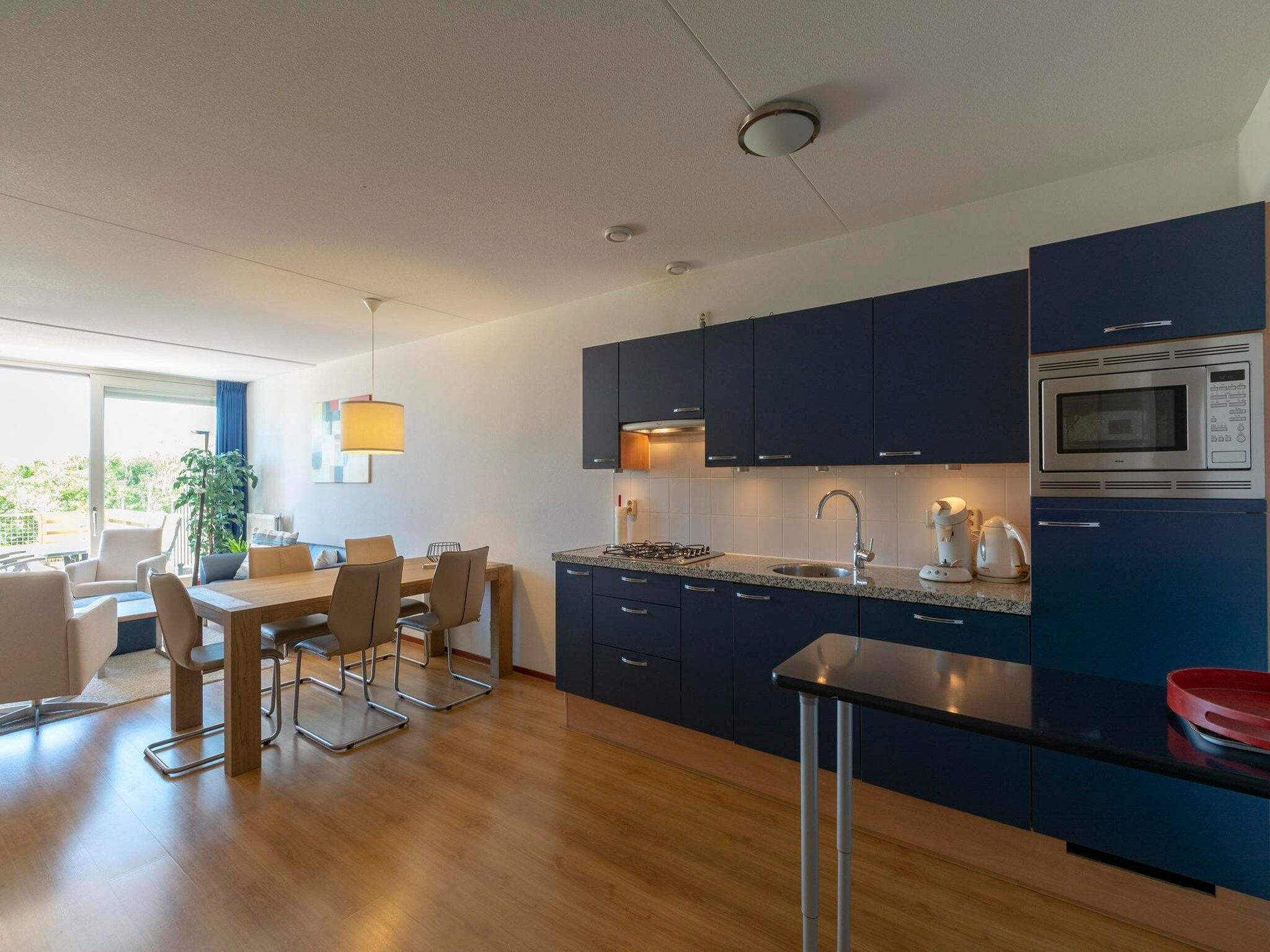 De eetkamer van Duinerei C002 in Groote Keeten