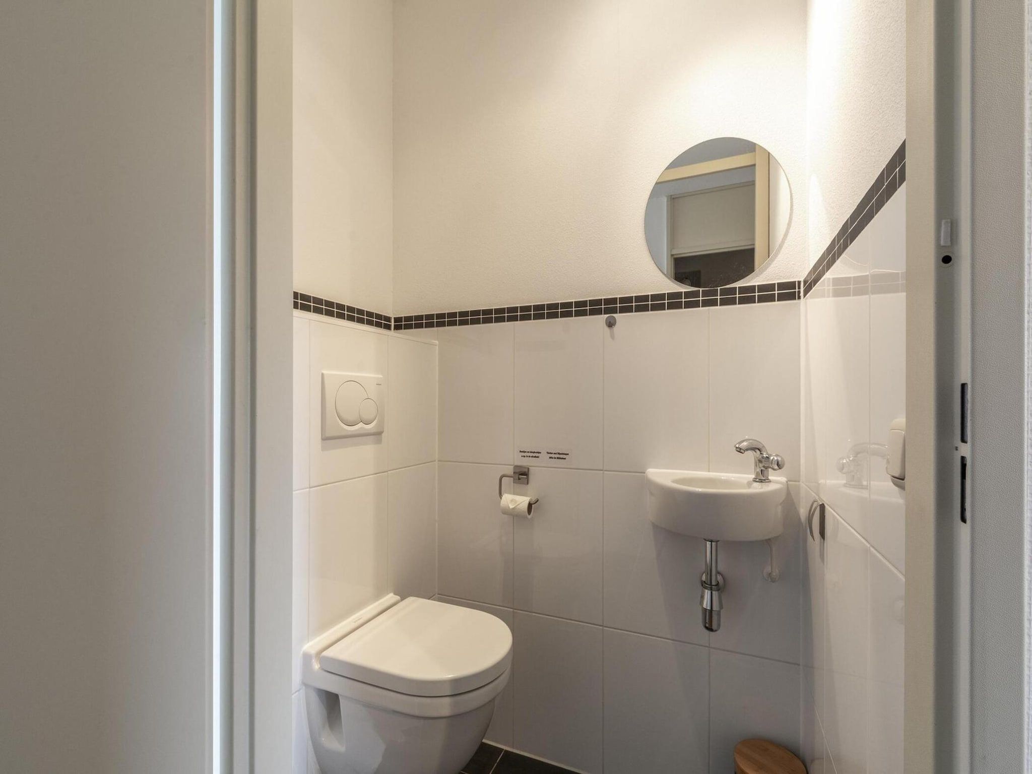 De badkamer van Duinerei C103 in Groote Keeten