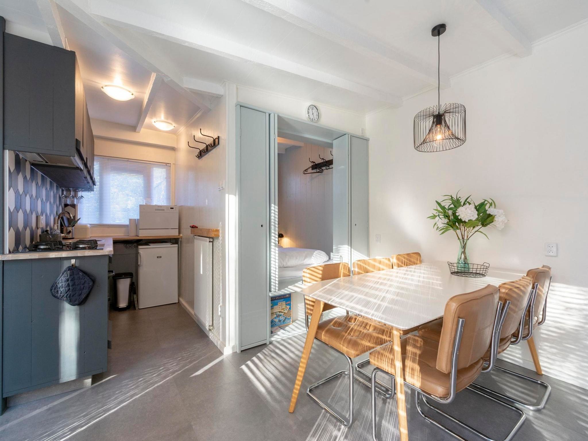 De eetkamer van Duinland 110 in Sint Maartenszee
