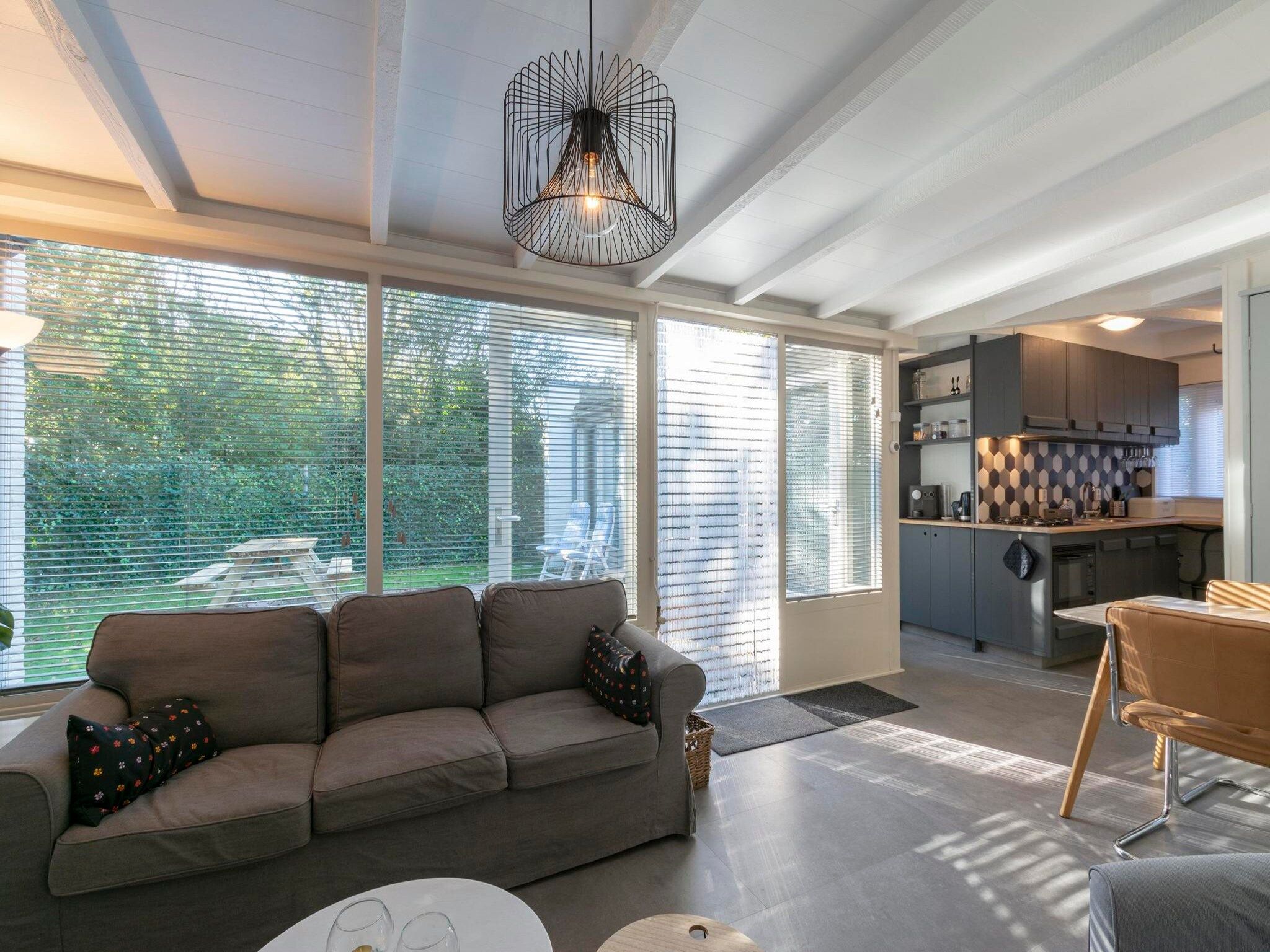 De woonkamer van Duinland 110 in Sint Maartenszee