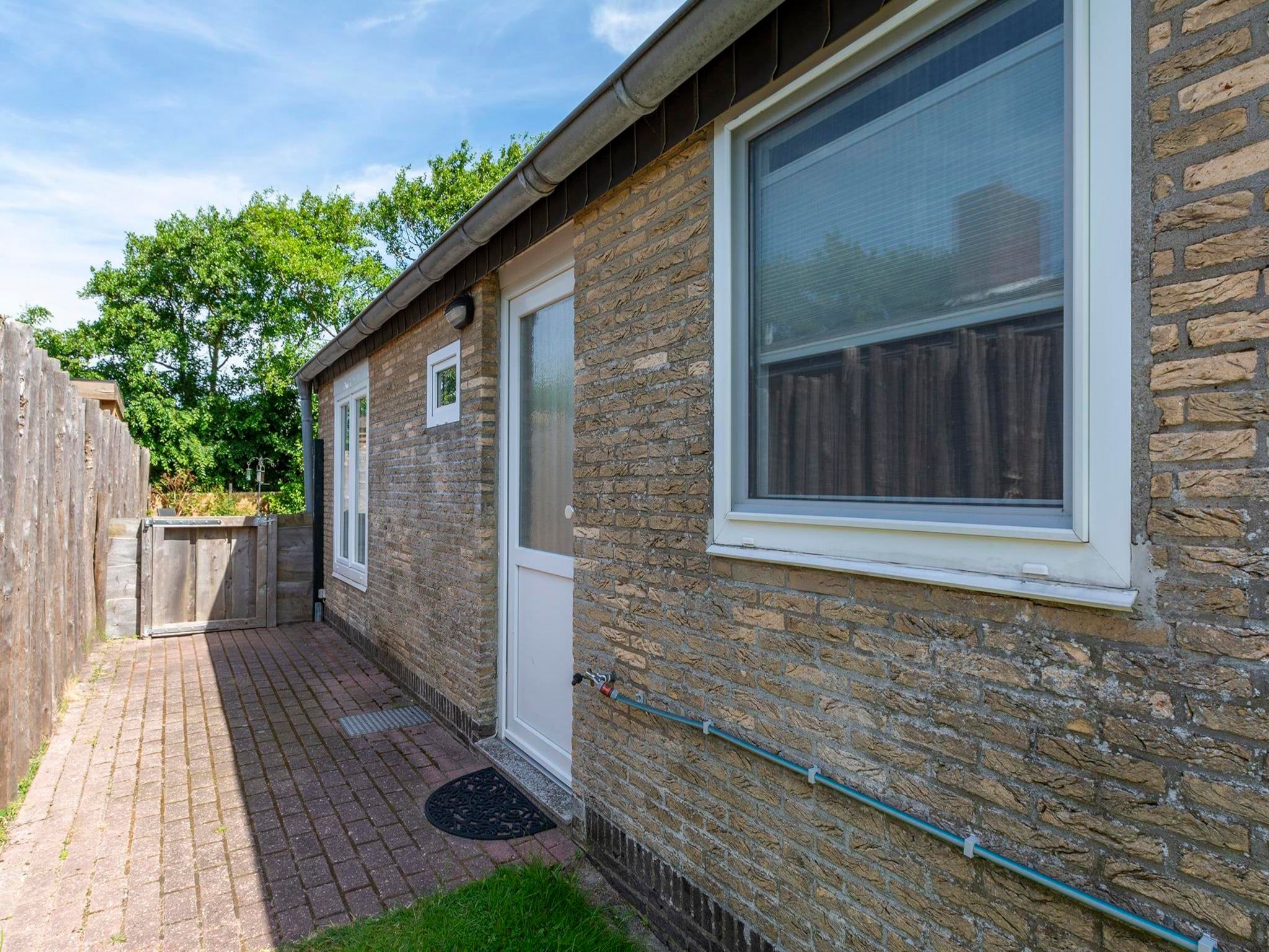 Het terras van Garnekuul 56 in Callantsoog