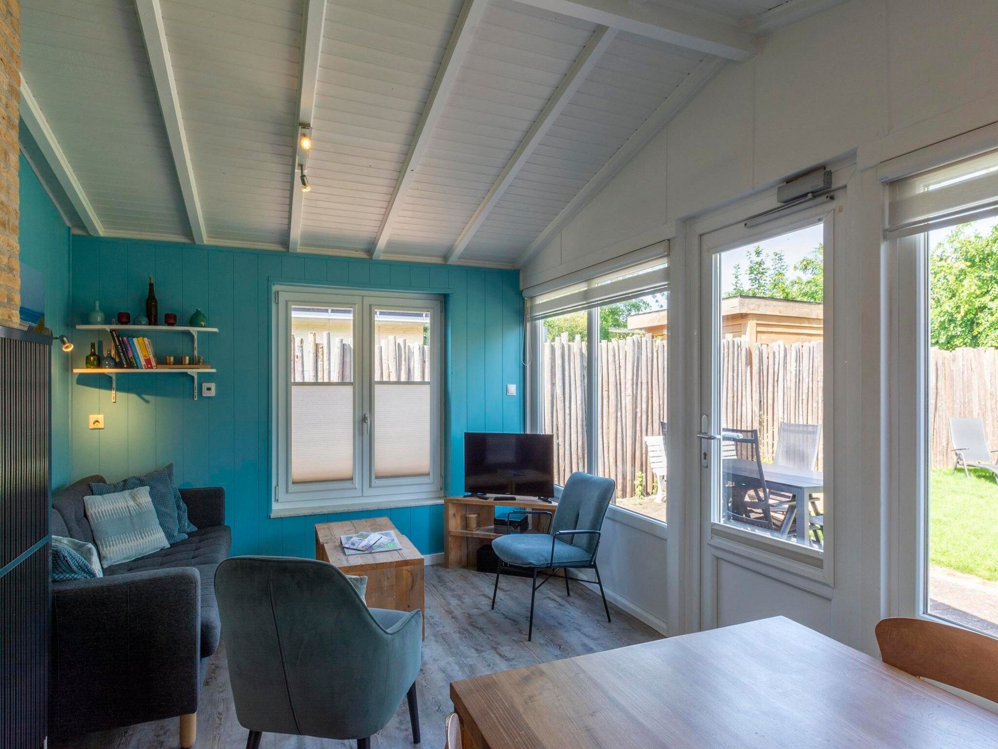 De woonkamer van Garnekuul 56 in Callantsoog