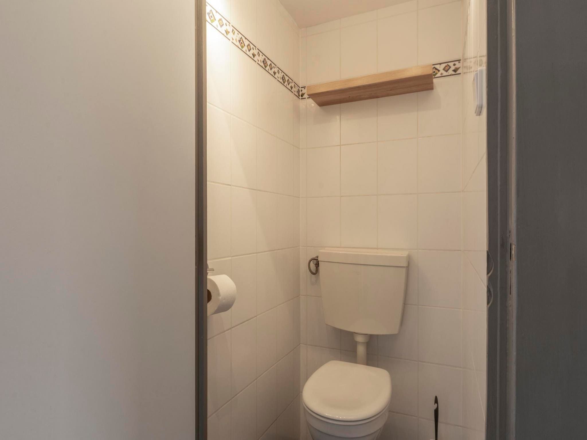 De badkamer van Garnekuul 56 in Callantsoog